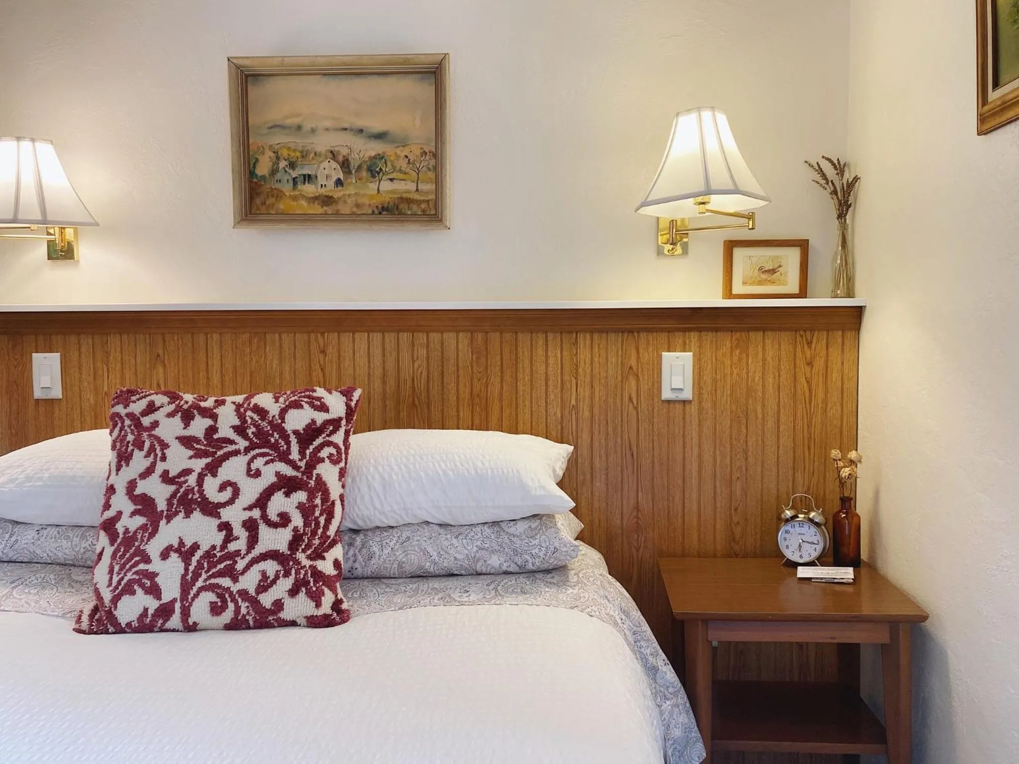 Bed in Emerald Valley Inn