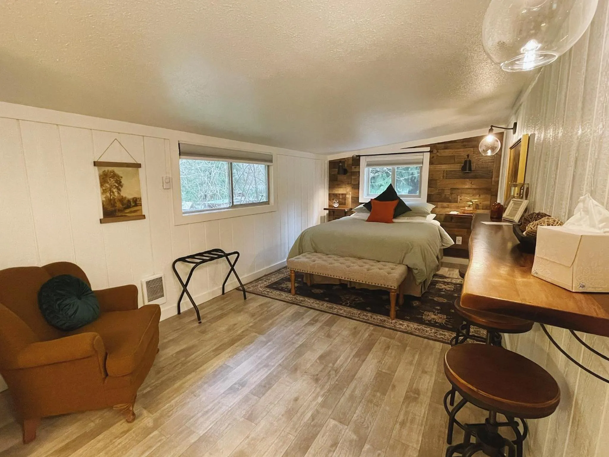 Bed in Emerald Valley Inn