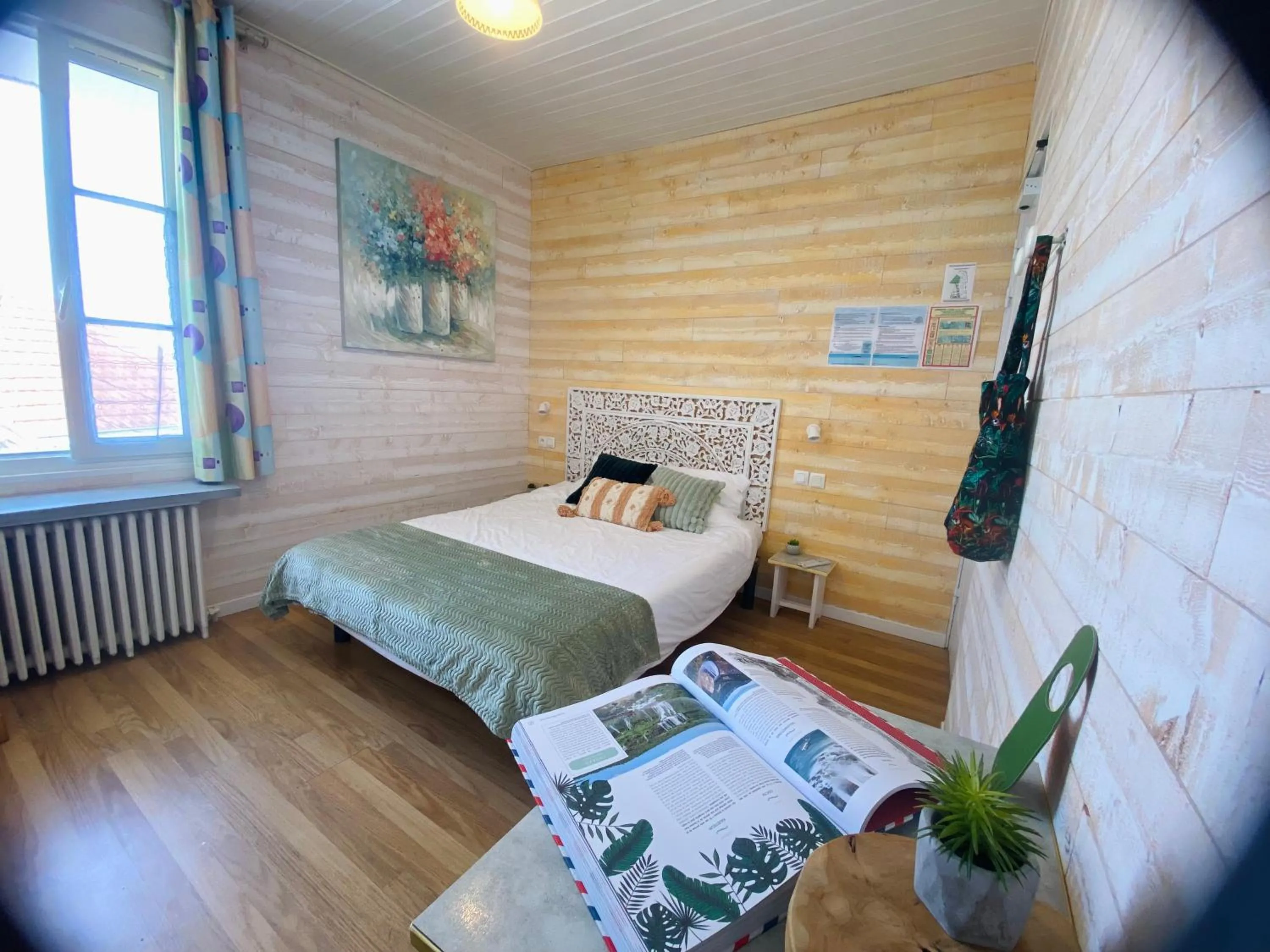 Photo of the whole room, Bed in Hotel de l'Atlantique