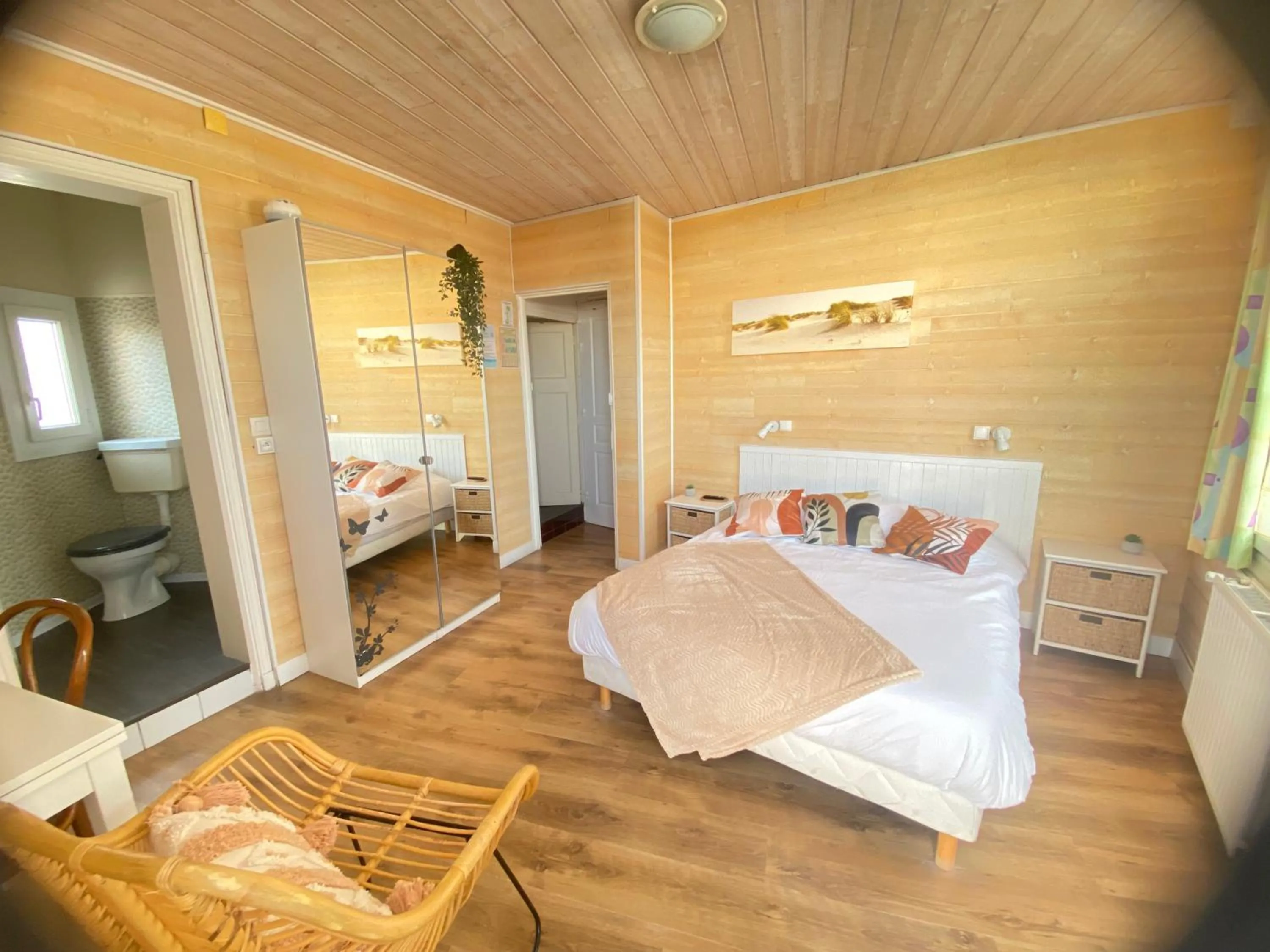 Photo of the whole room, Bed in Hotel de l'Atlantique