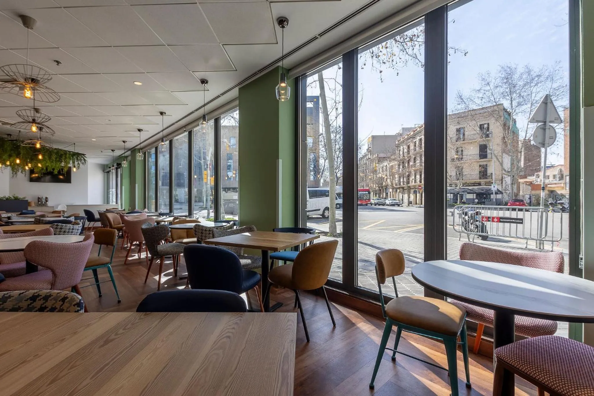 Restaurant/places to eat in Travelodge Barcelona Poblenou