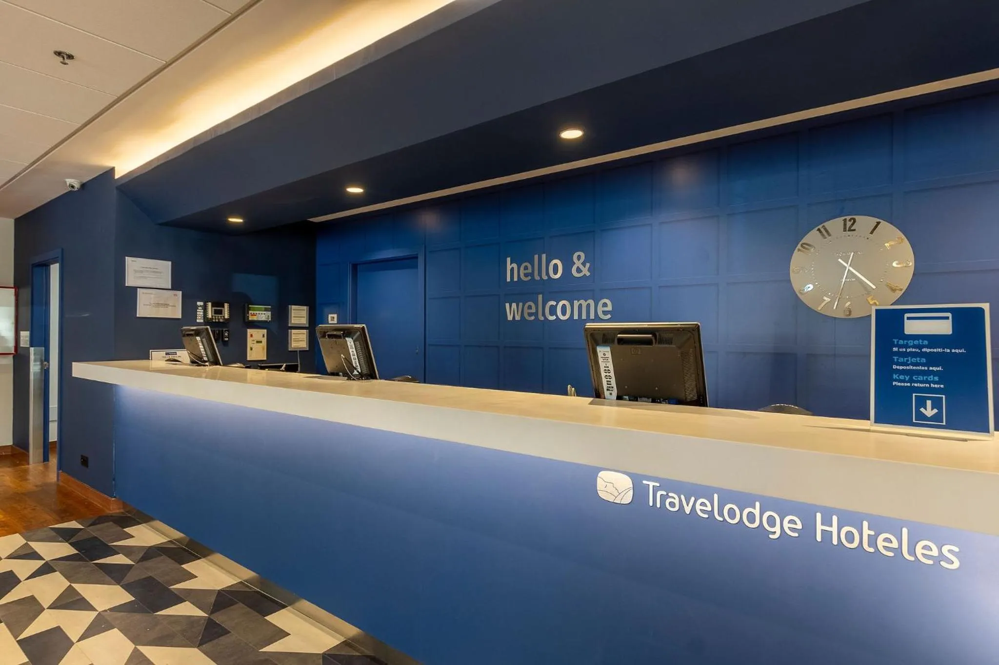Lobby or reception in Travelodge Barcelona Poblenou