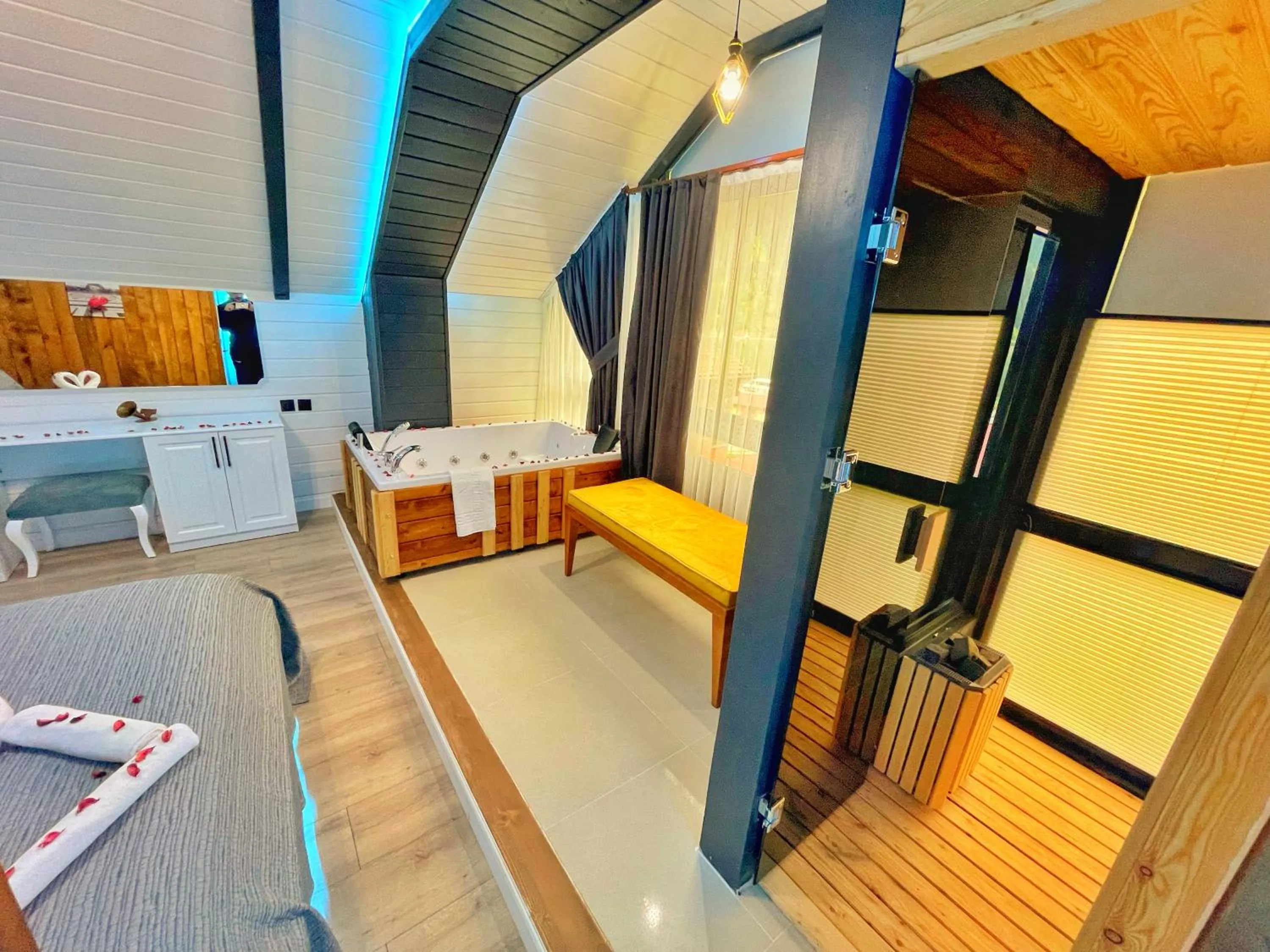 Bedroom, Bed in Kaya Residence