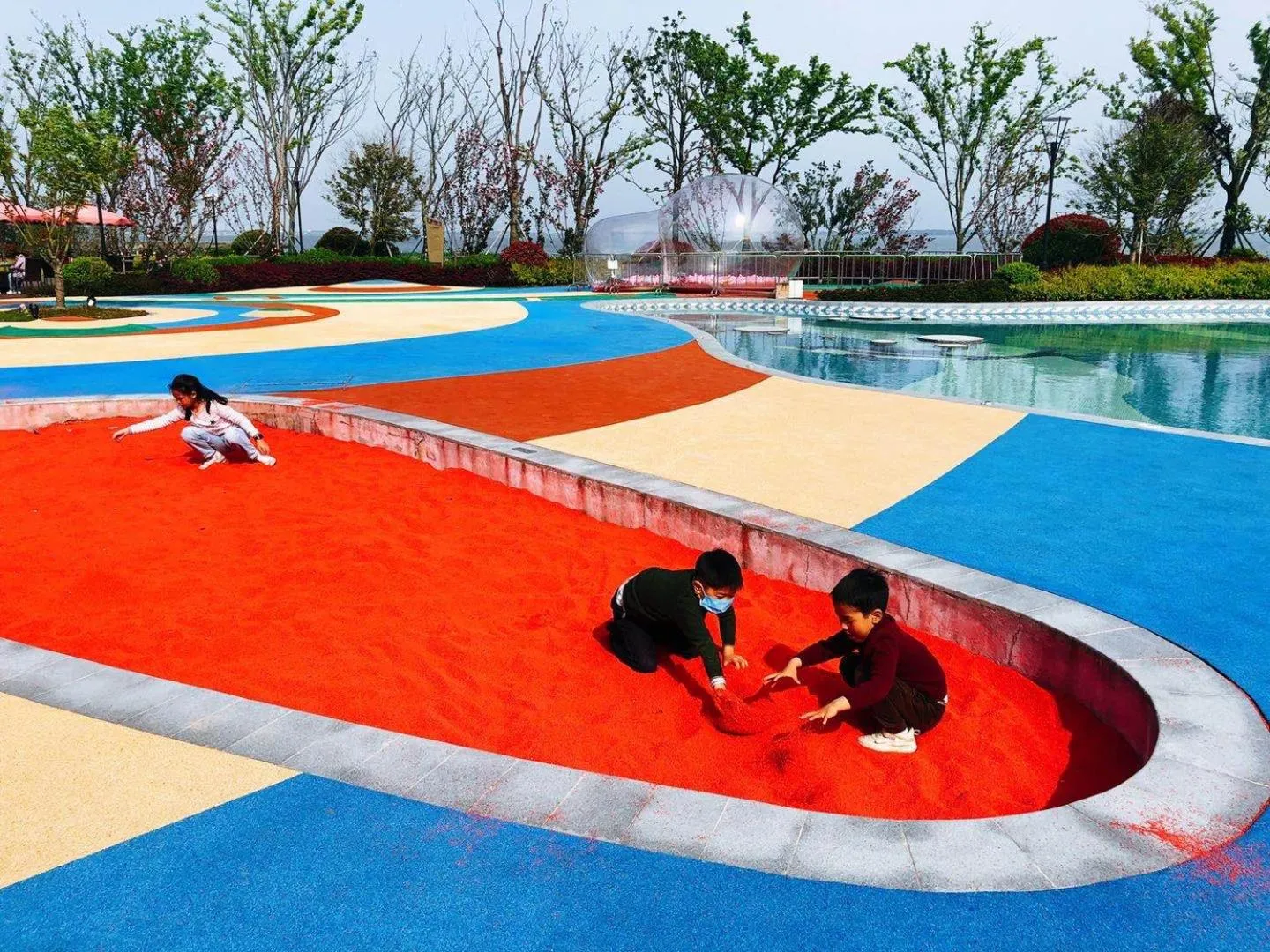 children, Swimming Pool in Siko Grand Hotel Suzhou Yangcheng