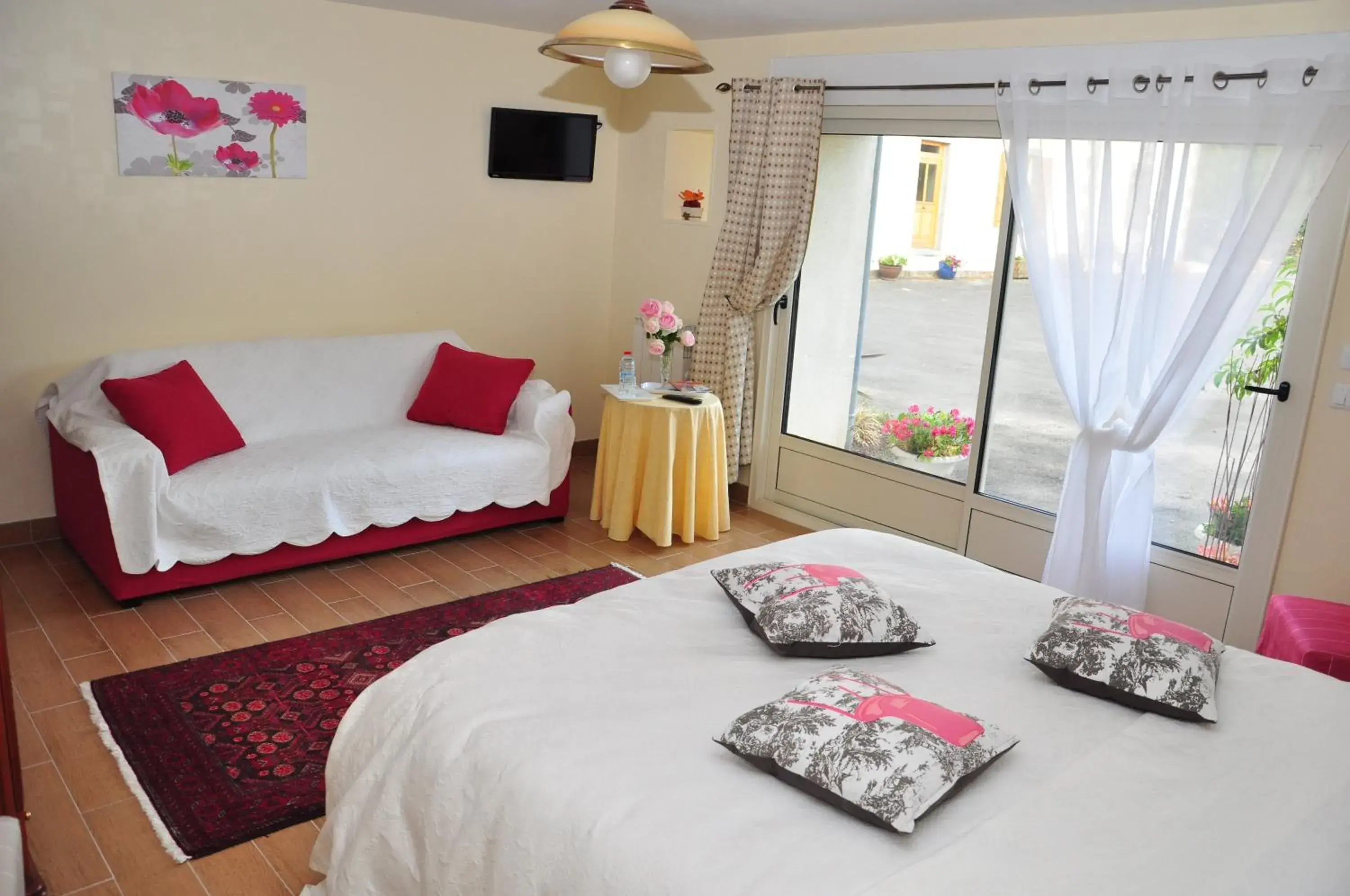 Deluxe Double Room with Garden View in La Grande Malardiere Deluxe Double Room with Garden View in La Grande Malardiere