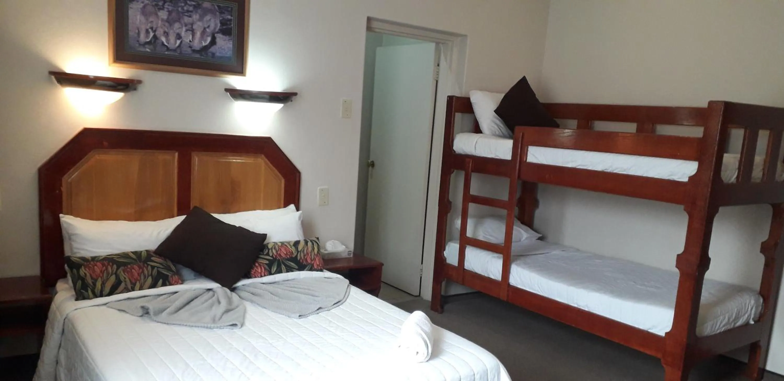 Bed in Kalahari Lodge Kimberley