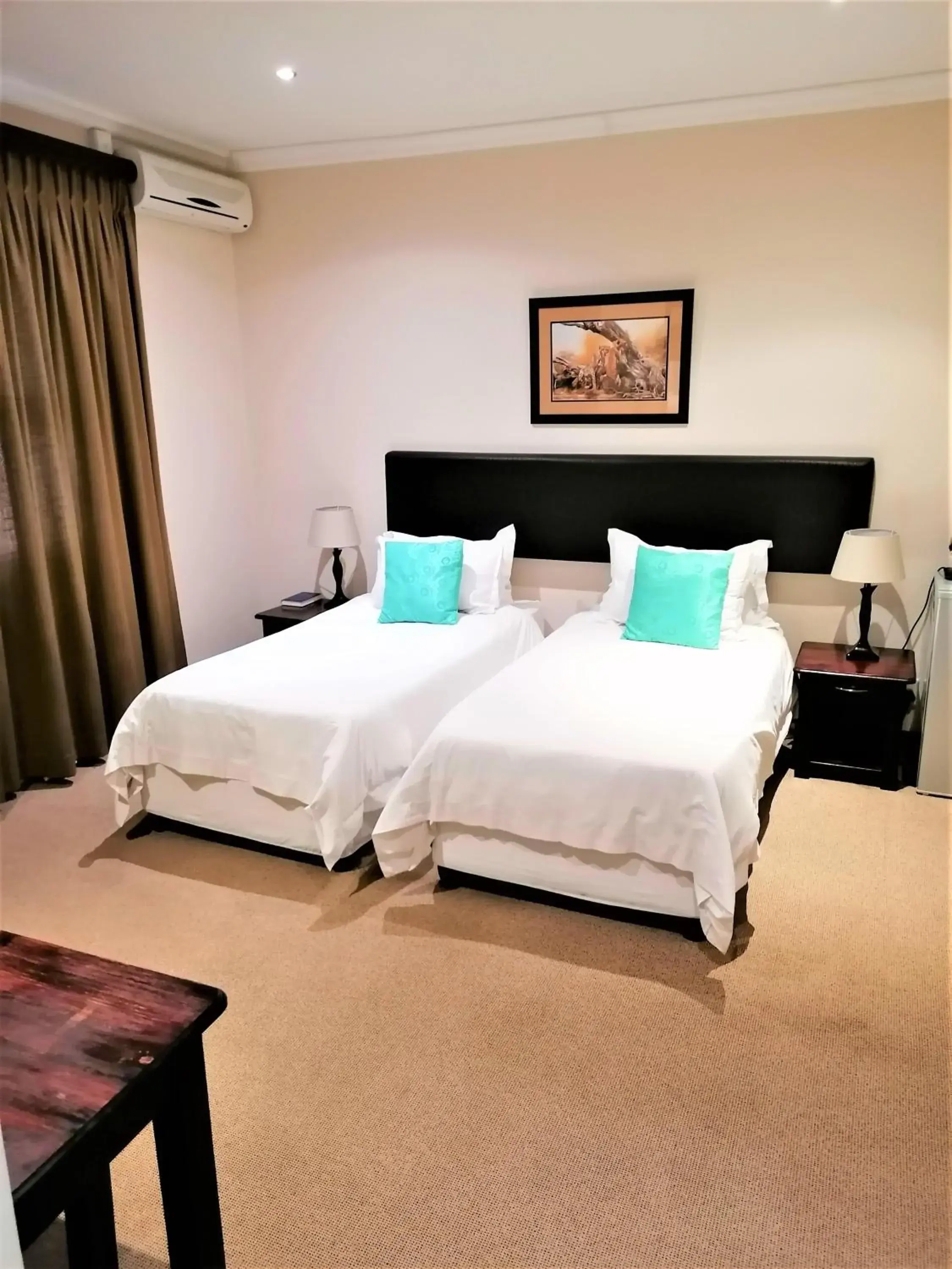 Luxury Twin Room - single occupancy in Kalahari Lodge Kimberley Luxury Twin Room - single occupancy in Kalahari Lodge Kimberley