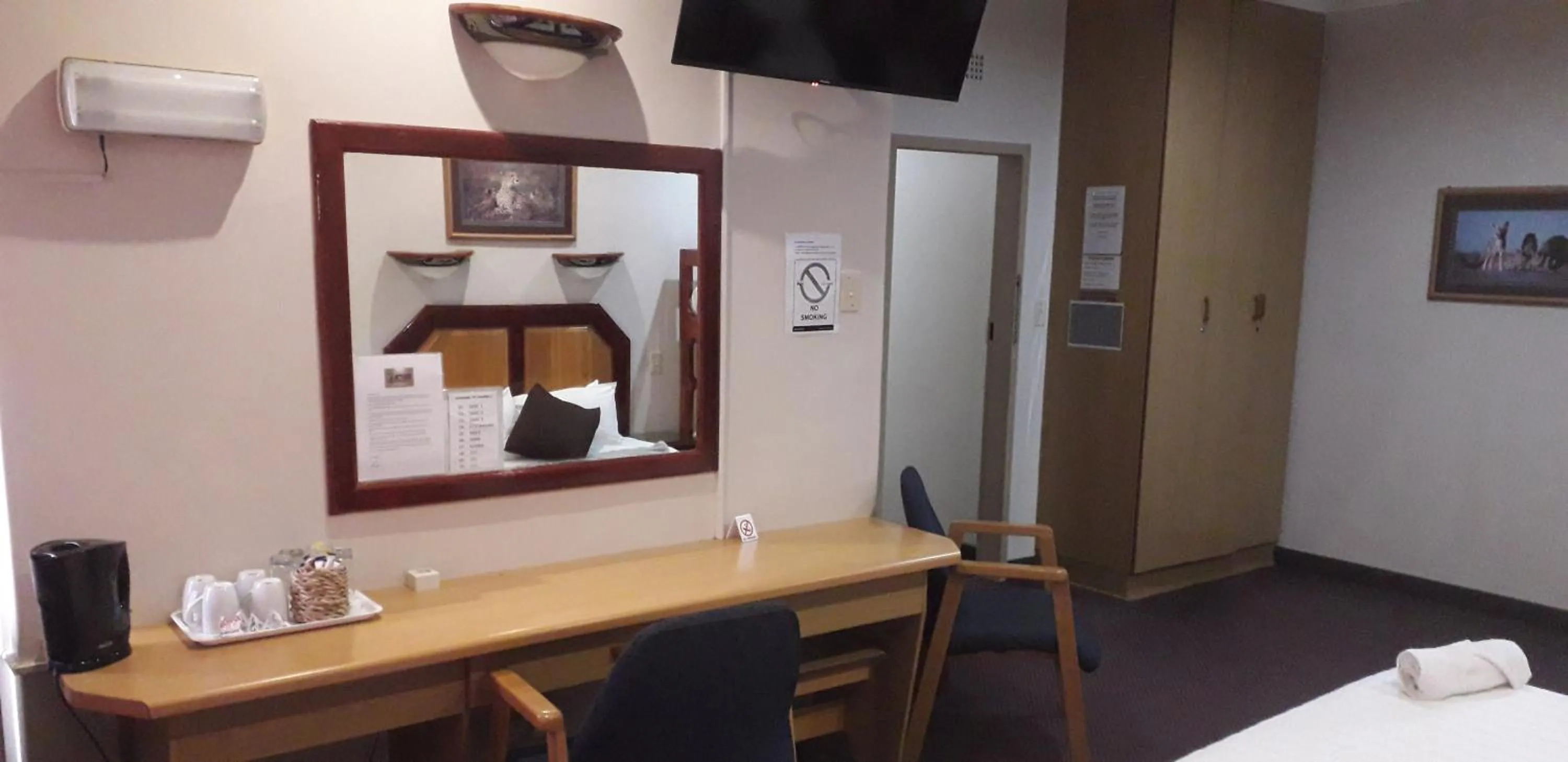 TV and multimedia in Kalahari Lodge Kimberley