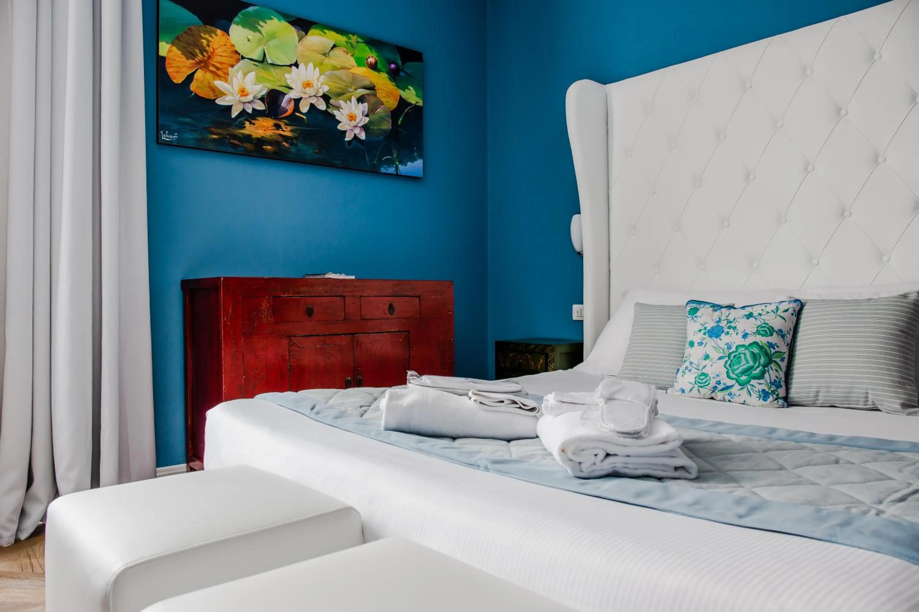 Decorative detail, Bed in B&B La Residenza di Michelangelo