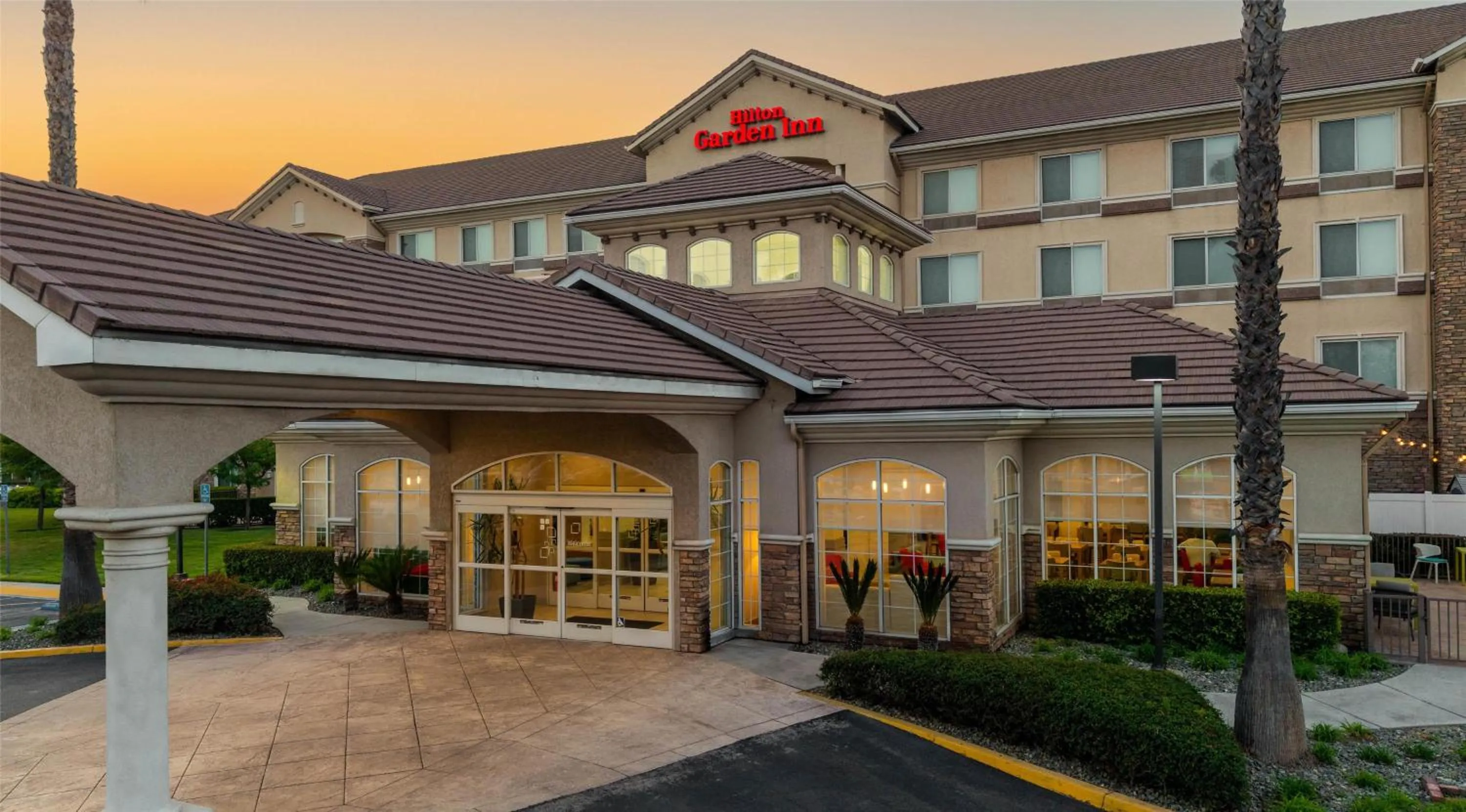Property building in Hilton Garden Inn Ontario Rancho Cucamonga