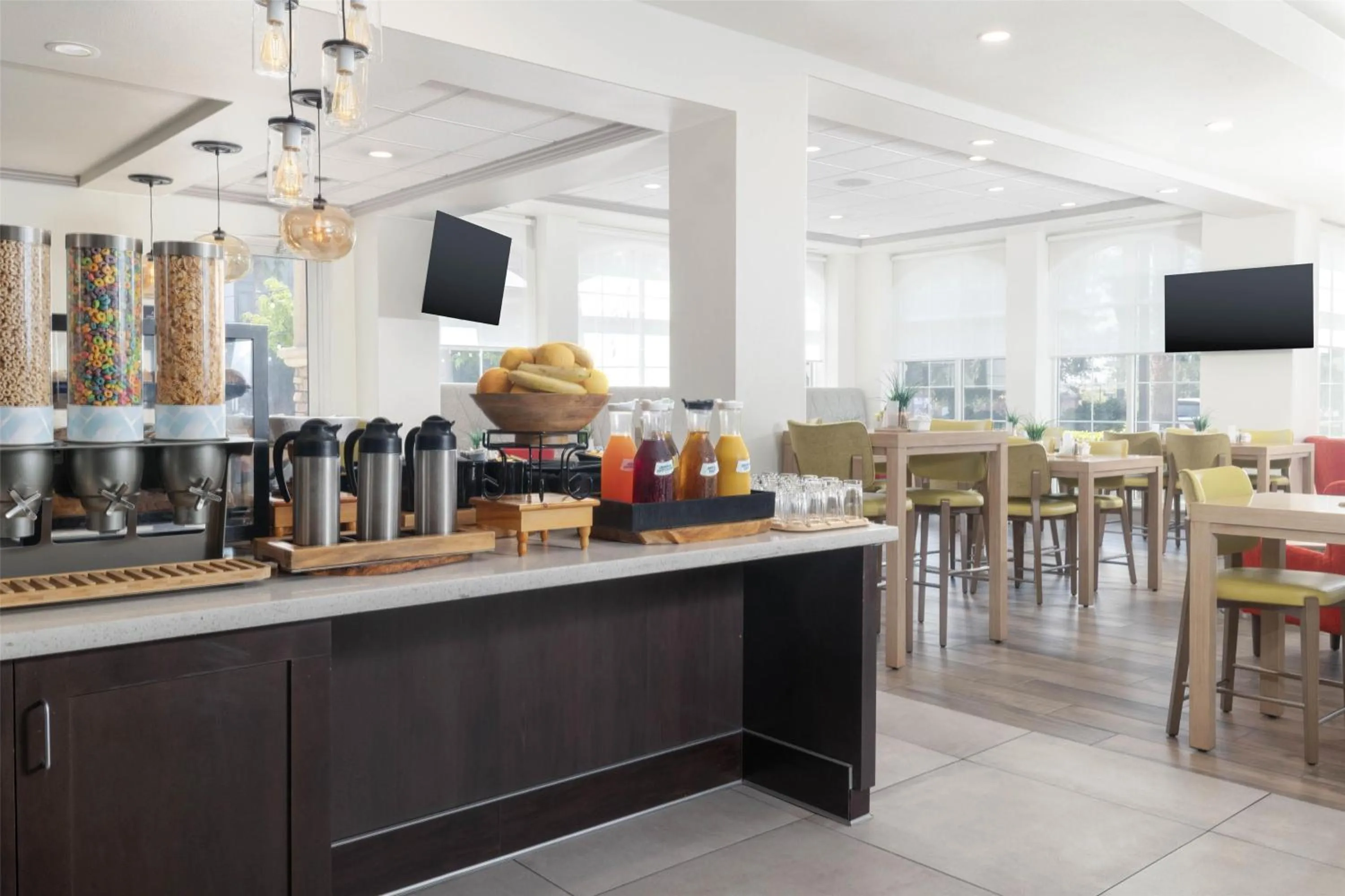 Breakfast in Hilton Garden Inn Ontario Rancho Cucamonga