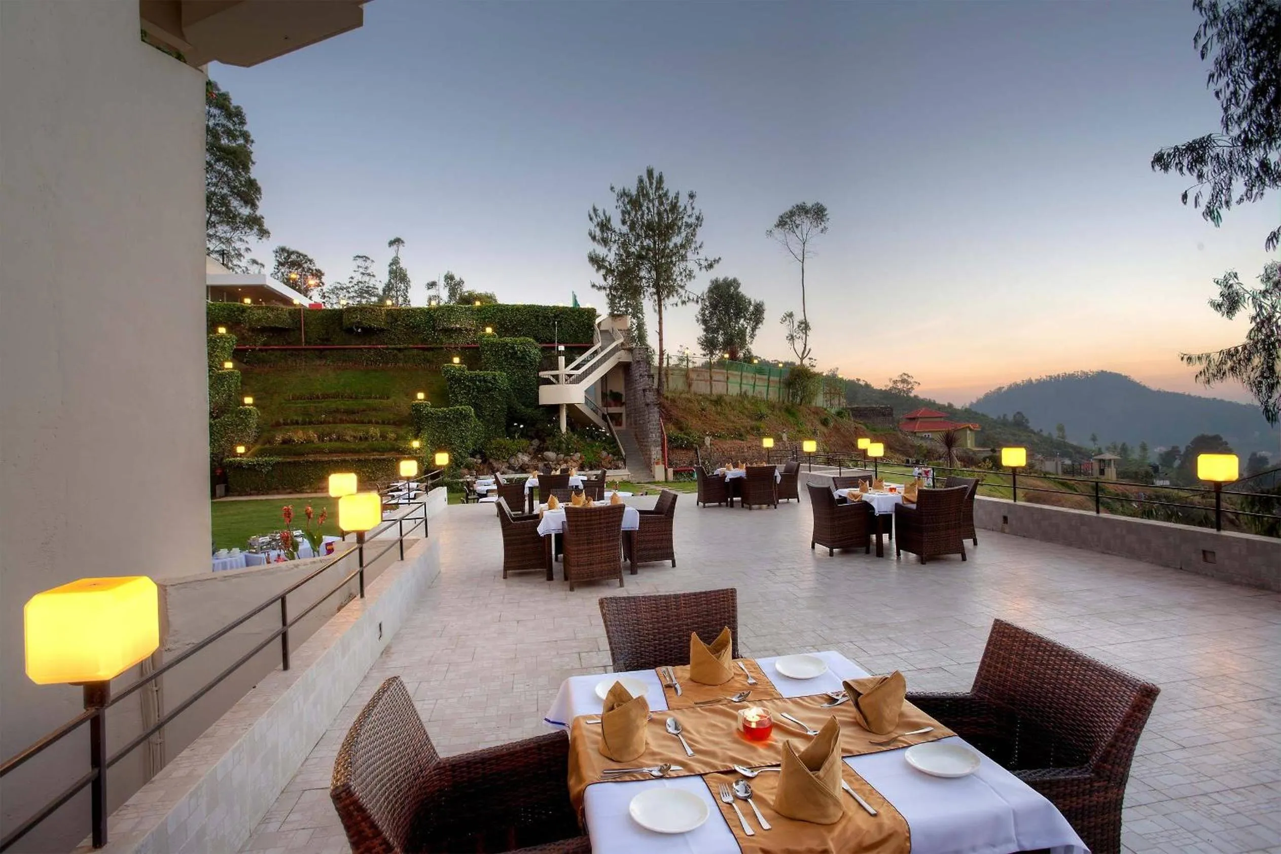 Restaurant/places to eat in Sinclairs Retreat Ooty