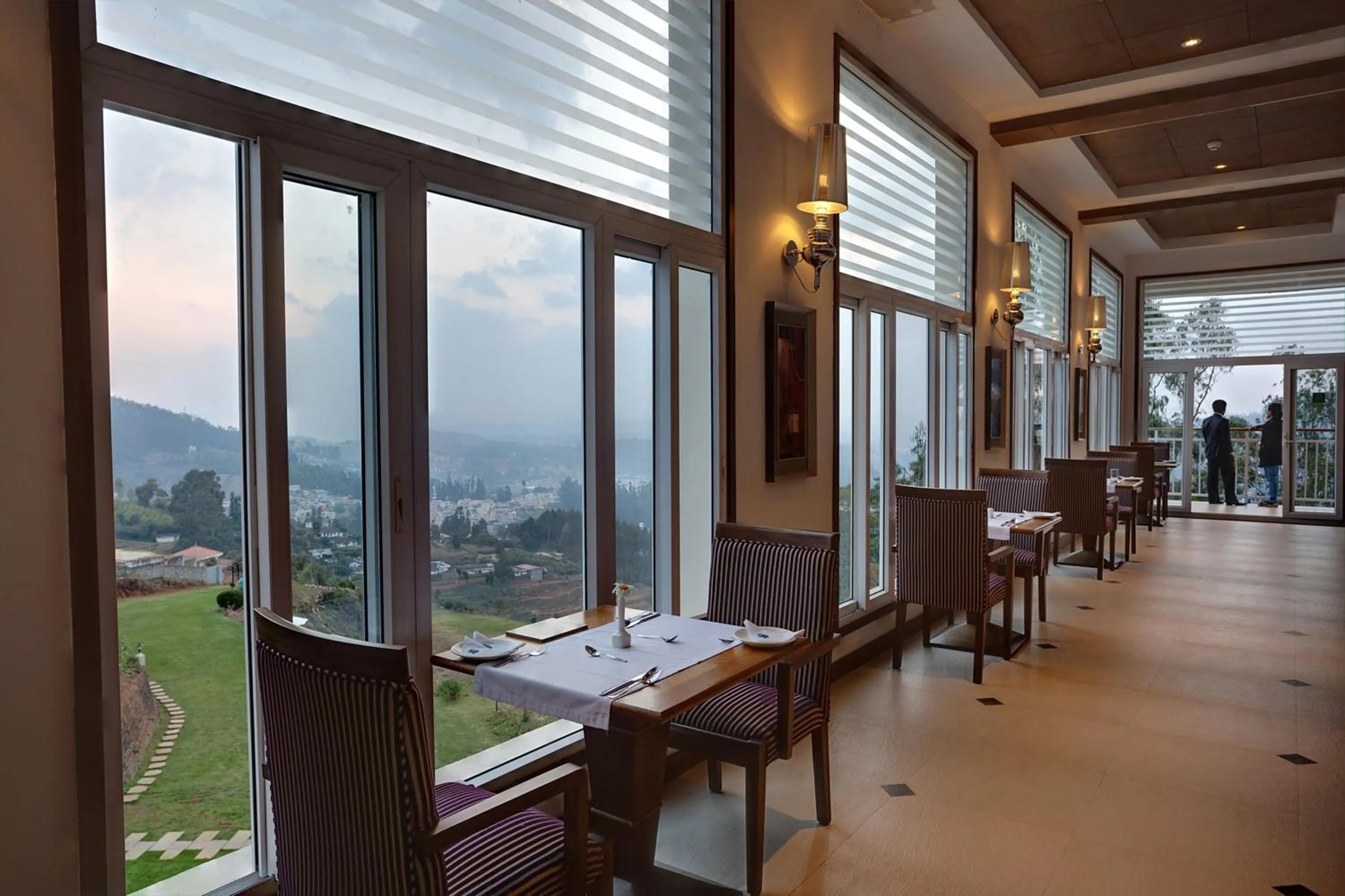 Restaurant/places to eat in Sinclairs Retreat Ooty