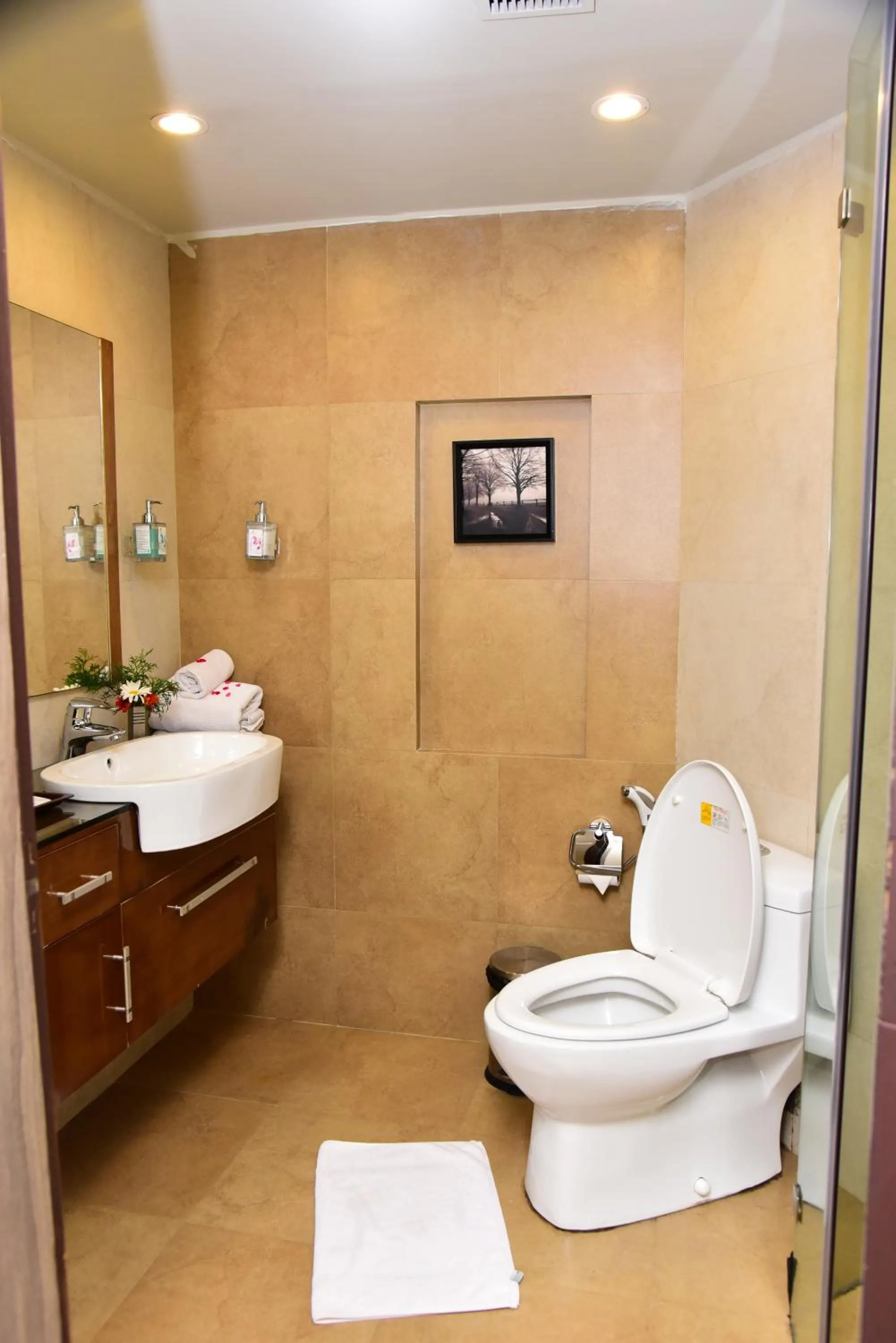 Toilet in Sinclairs Retreat Ooty