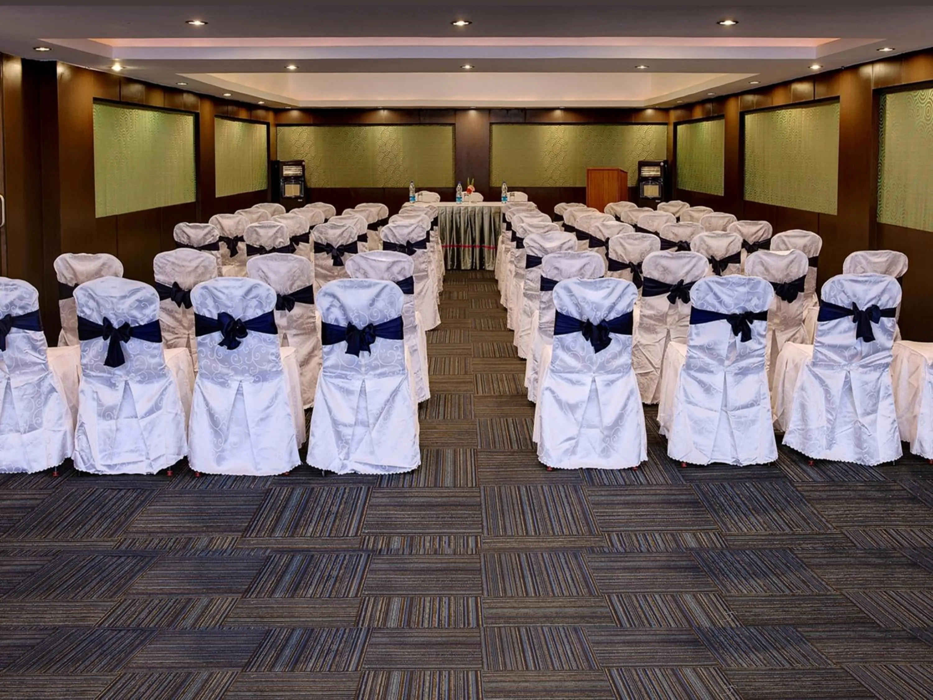 Business facilities in Sinclairs Retreat Ooty