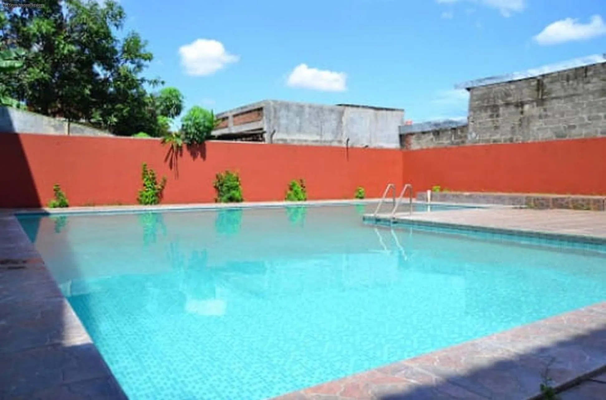 Swimming pool in Hotel Tiger
