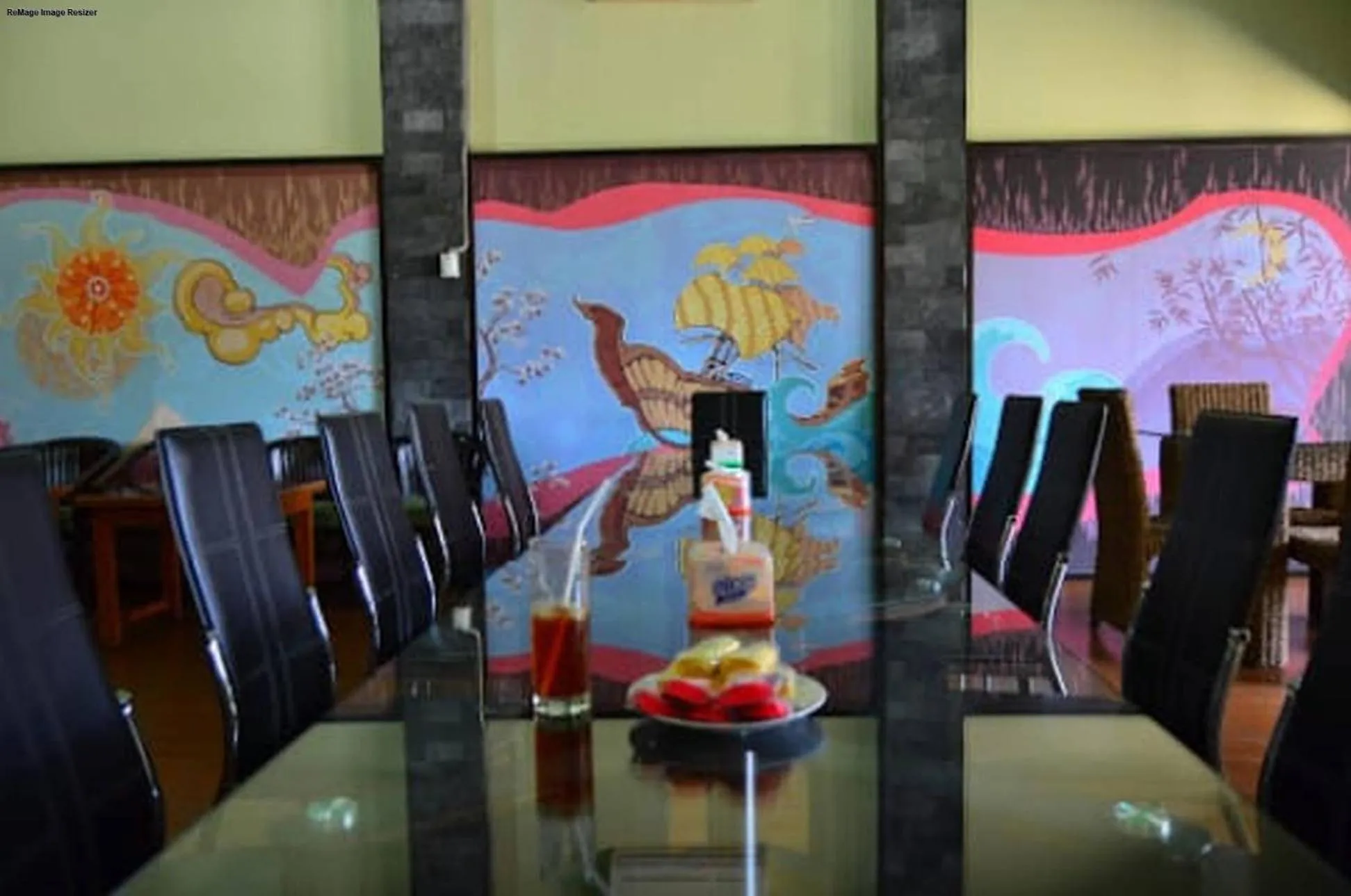 Restaurant/places to eat in Hotel Tiger