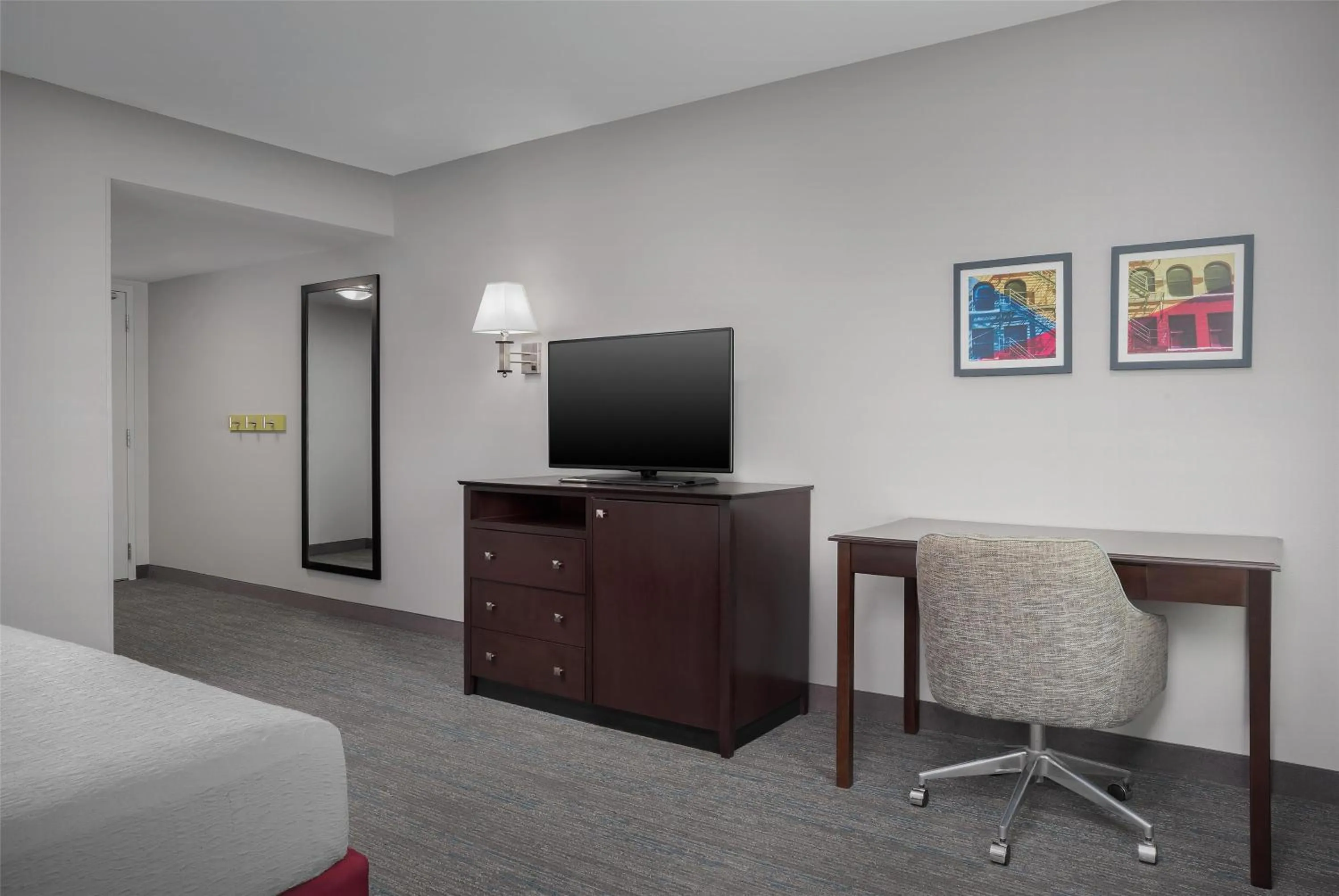 Bedroom, Bed in Hampton Inn & Suites Omaha-Downtown