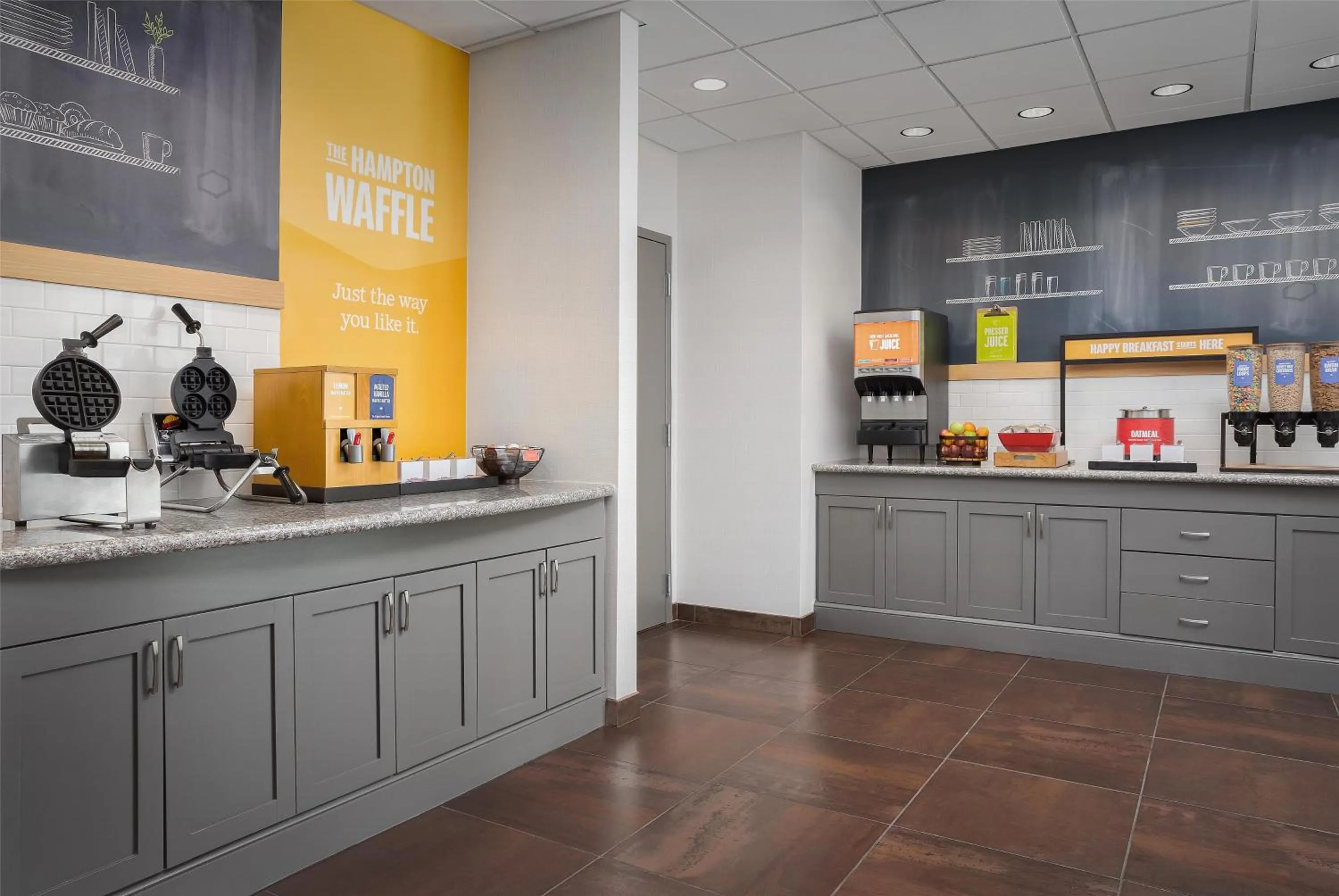 Breakfast in Hampton Inn & Suites Omaha-Downtown