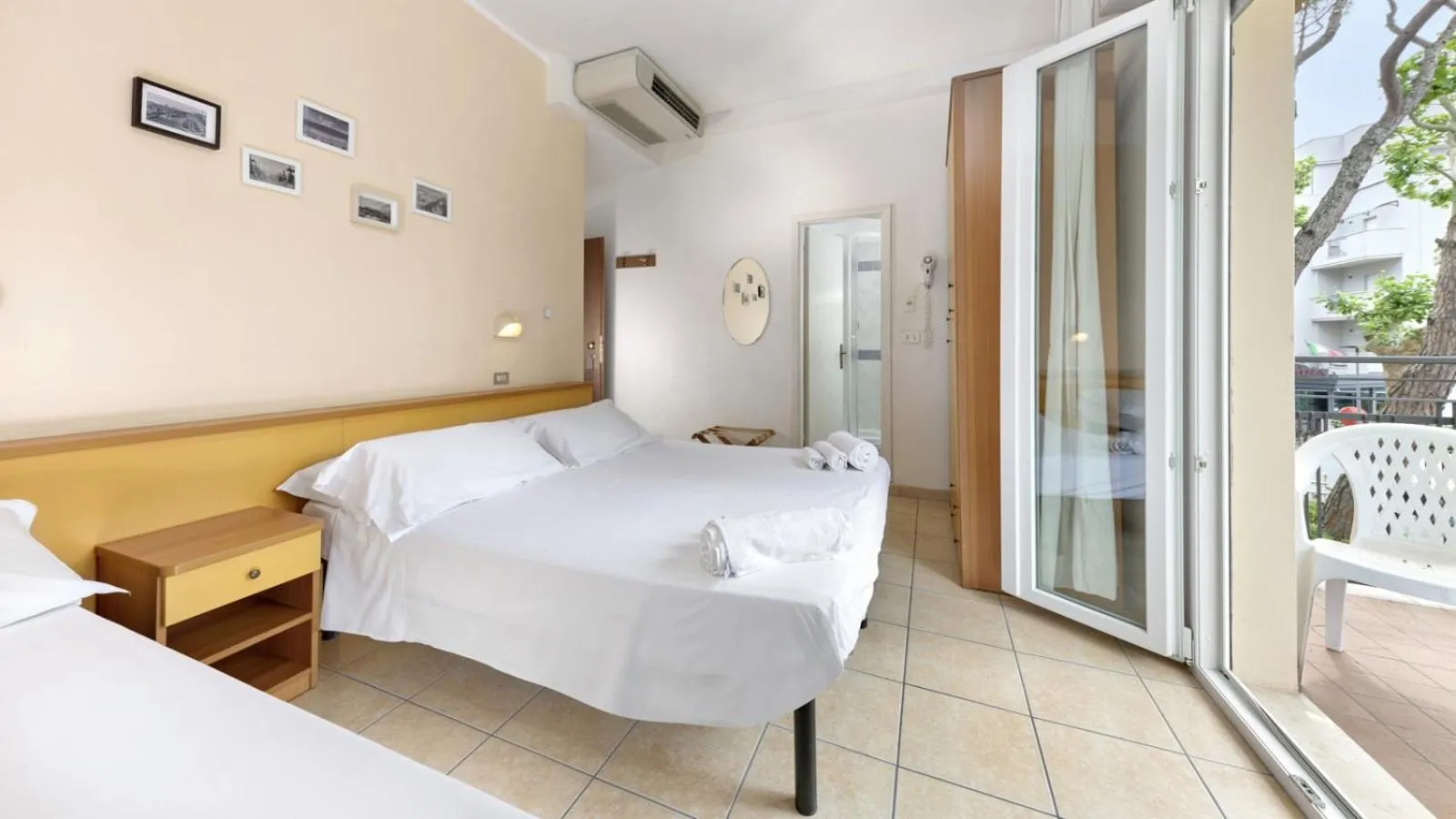 Bedroom, Bed in Hotel Arlecchino Riccione