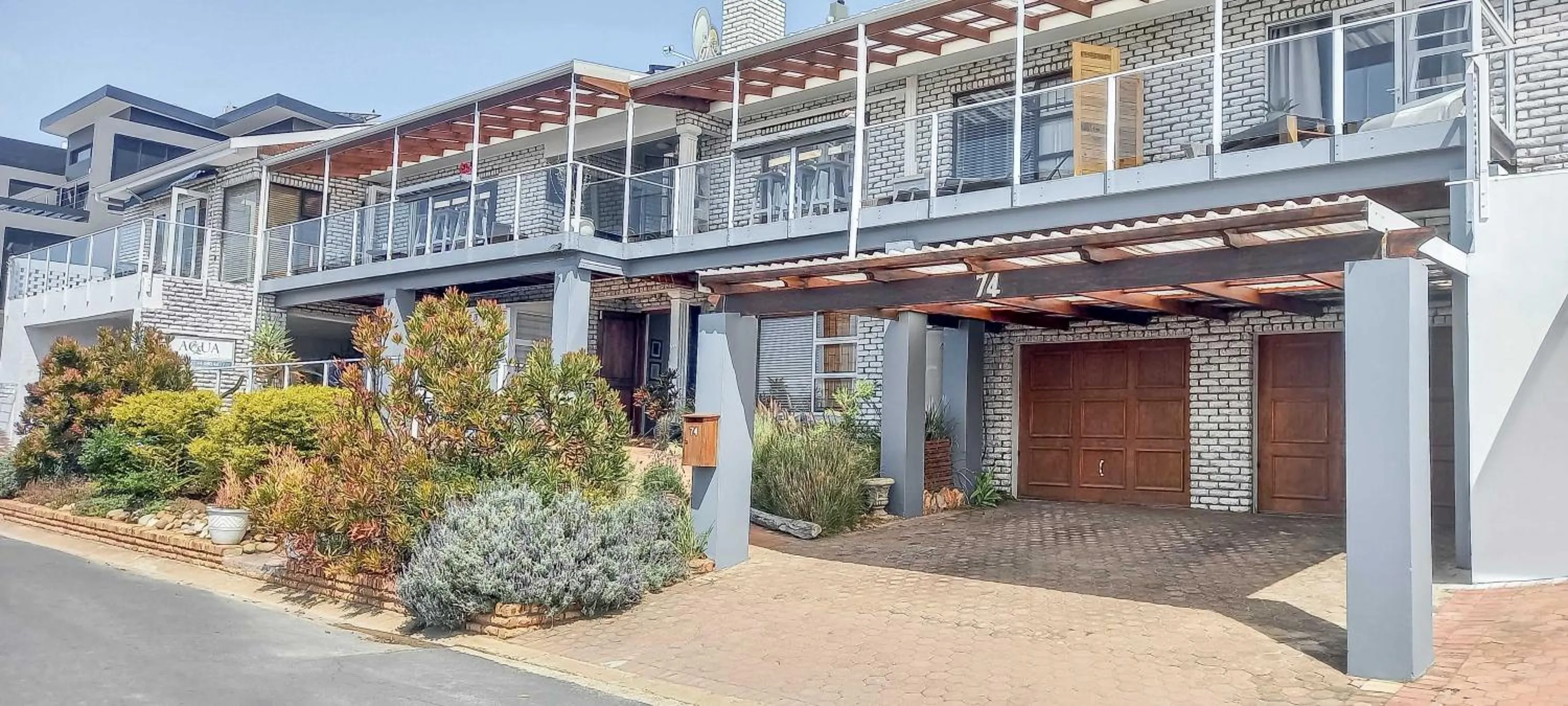 Property building in Aqua Marina Guest House