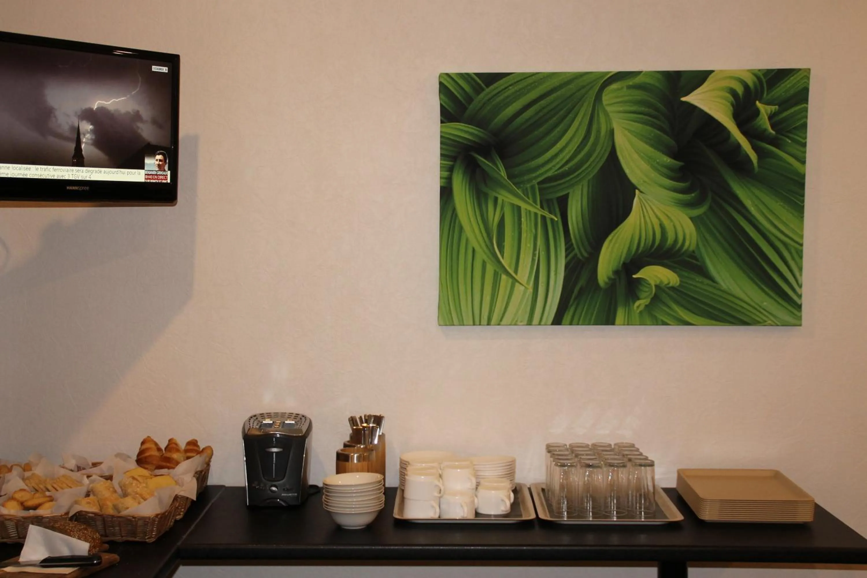 Continental breakfast in Hôtel Rivière