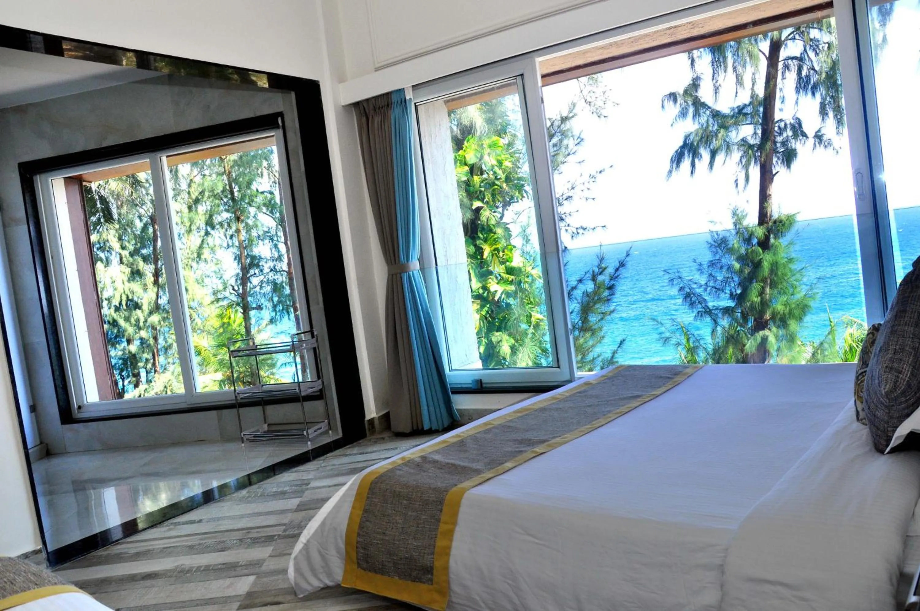 Bedroom, Bed in Sinclairs Bayview