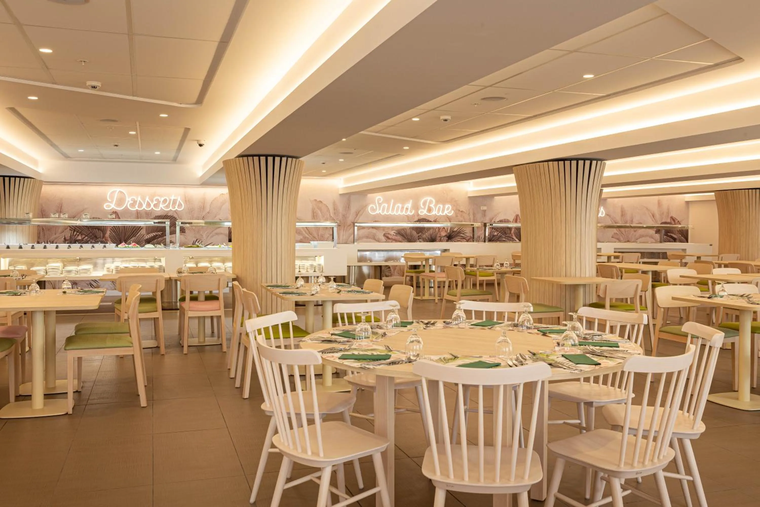 Restaurant/places to eat in Ambassador Playa II