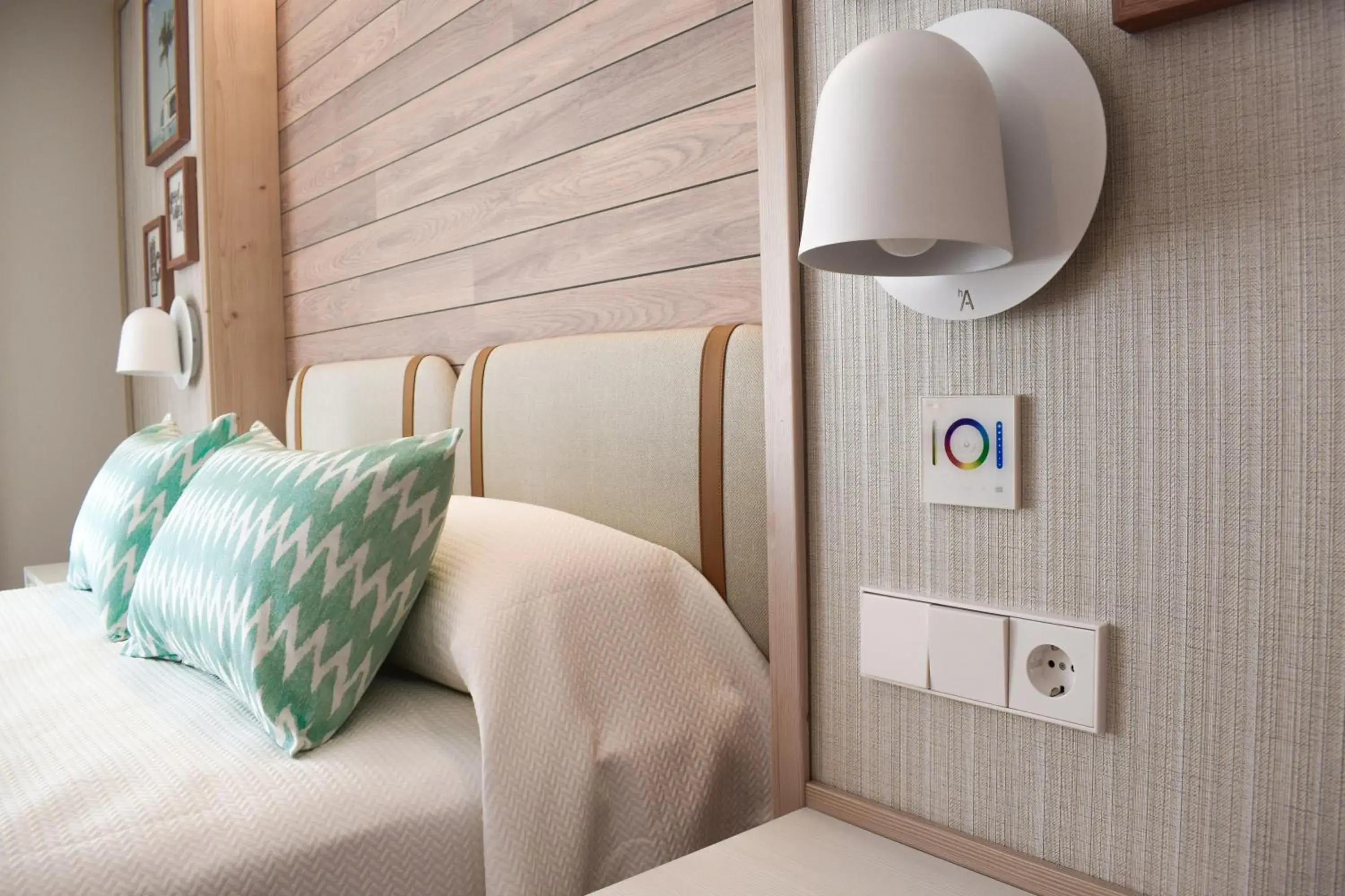 Single Room with Pool View - single occupancy in Ambassador Playa II Single Room with Pool View - single occupancy in Ambassador Playa II