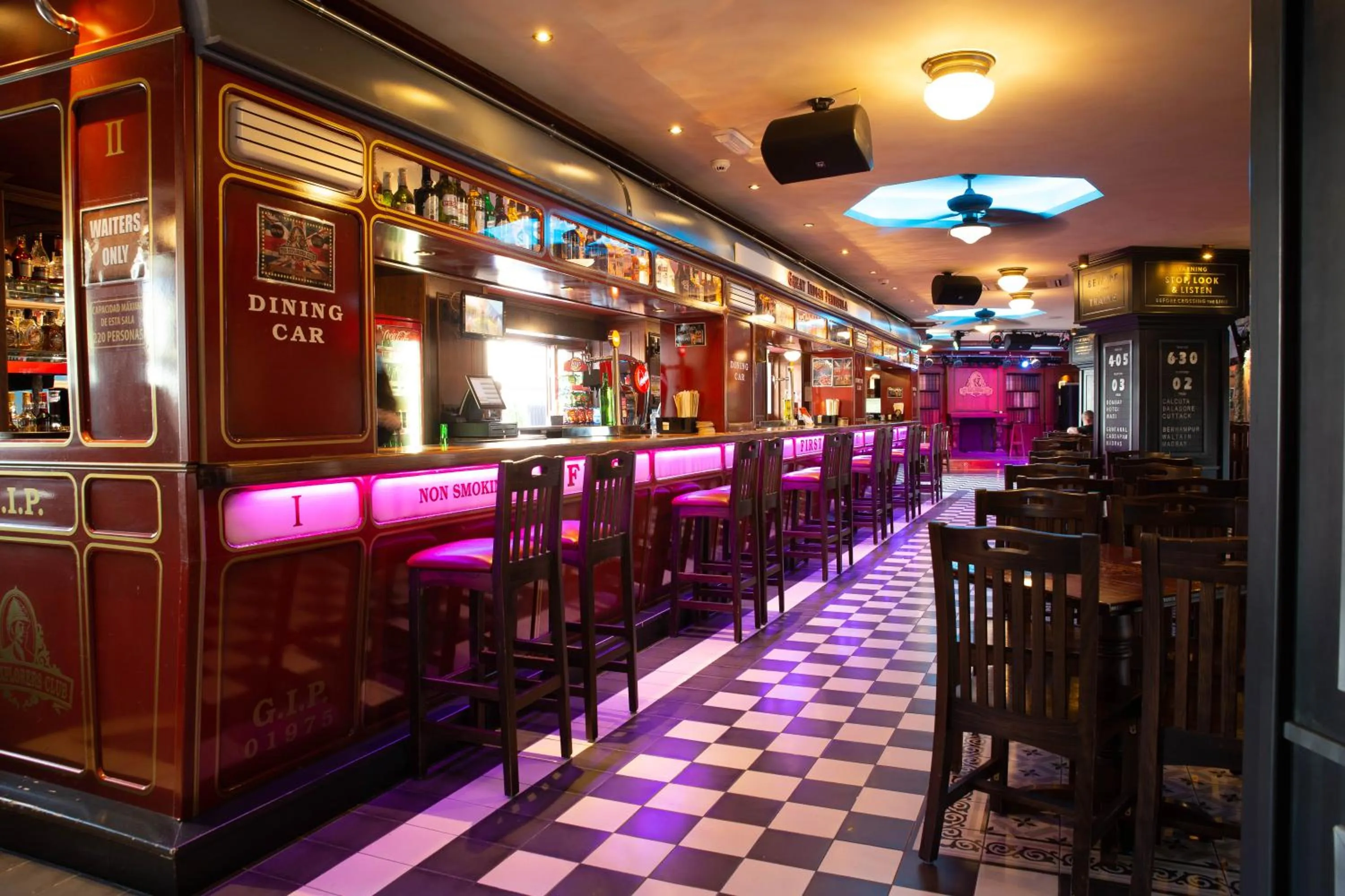 Lounge or bar in Ambassador Playa II