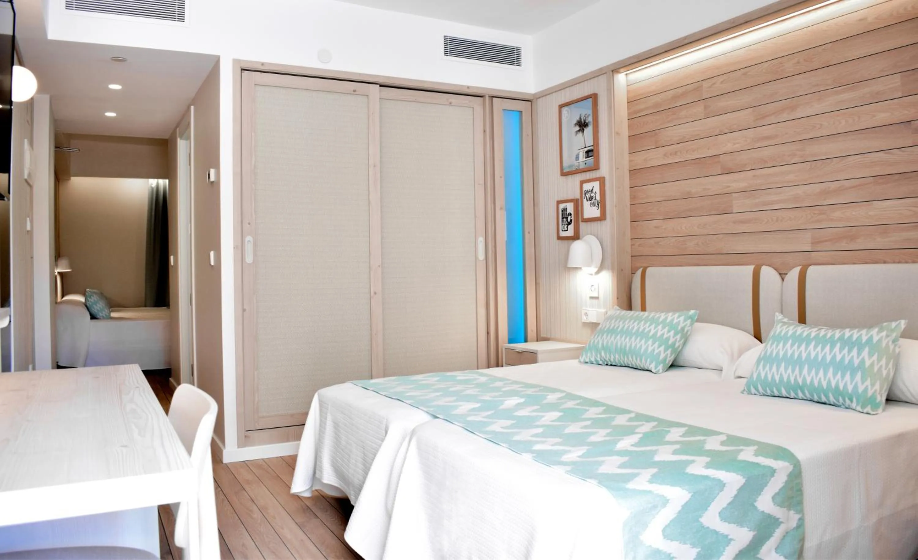 Bedroom, Bed in Ambassador Playa II