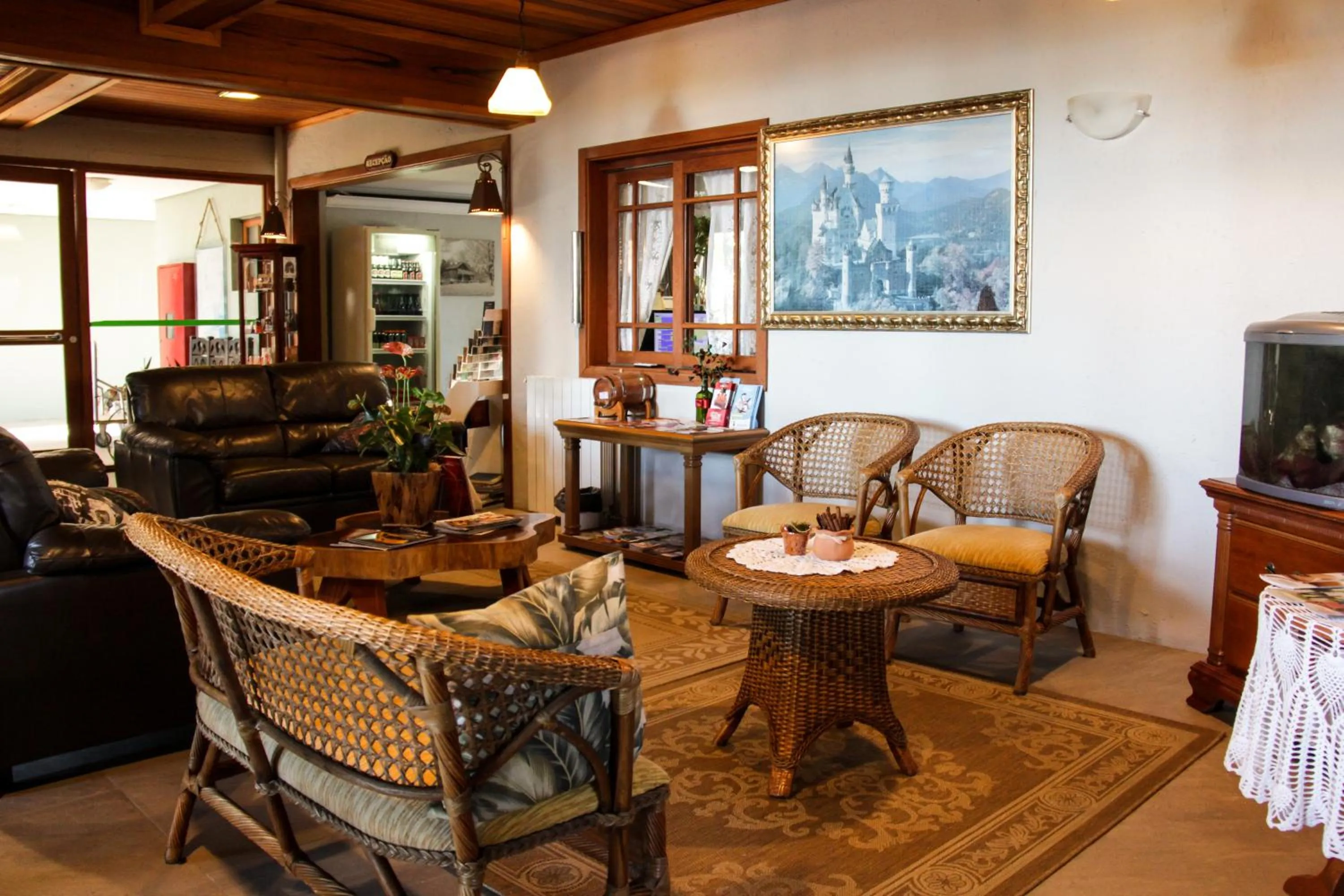 Communal lounge/ TV room in Hotel Aconchego da Serra