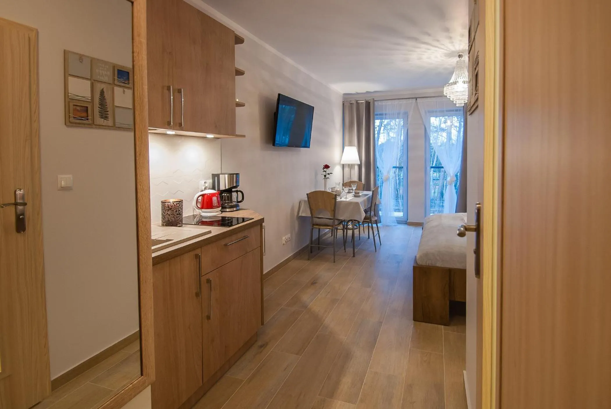 Kitchen or kitchenette in Osiedle Cesarskie Apartamenty - Parking - Apartamenty Bryza