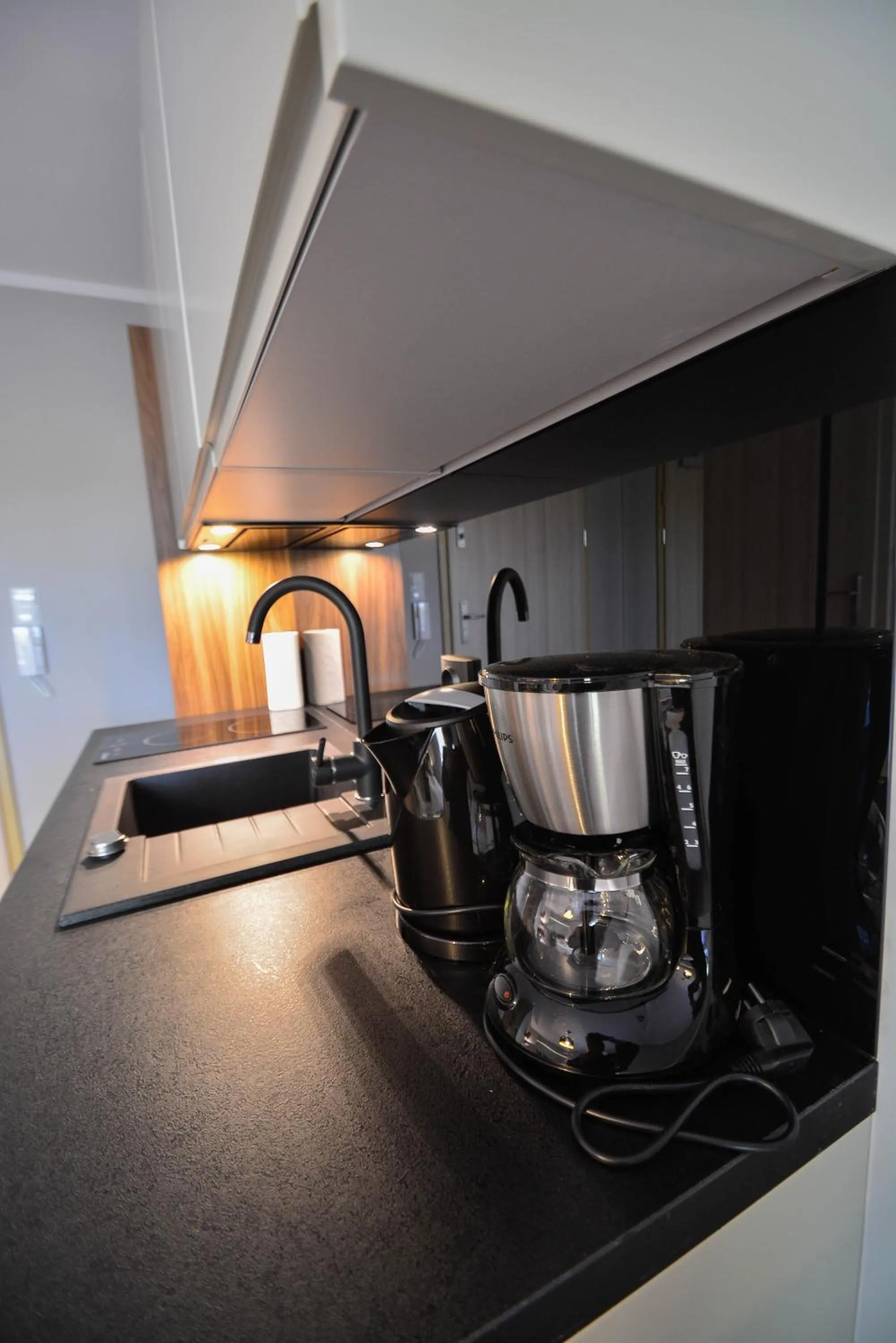 Coffee/tea facilities in Osiedle Cesarskie Apartamenty - Parking - Apartamenty Bryza