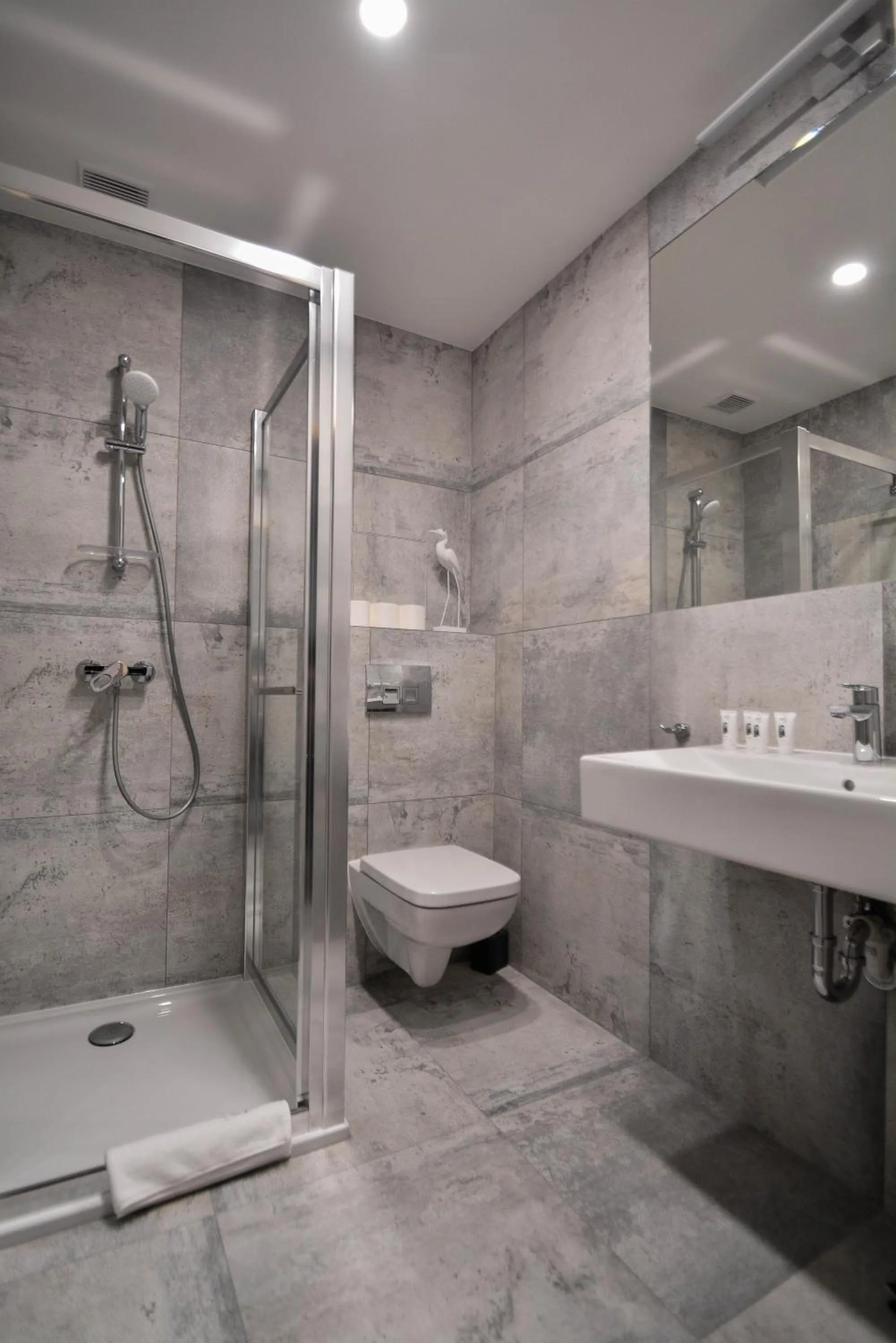 Shower in Osiedle Cesarskie Apartamenty - Parking - Apartamenty Bryza
