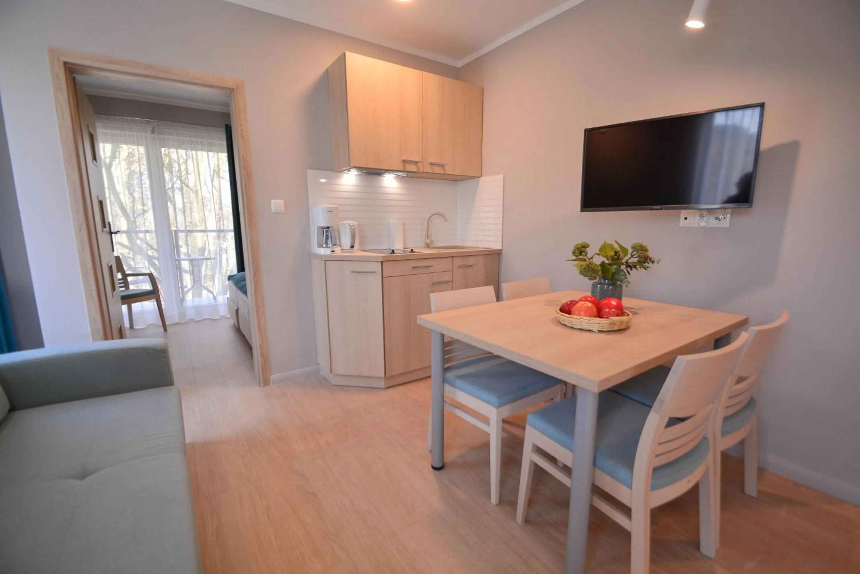 Kitchen or kitchenette in Osiedle Cesarskie Apartamenty - Parking - Apartamenty Bryza