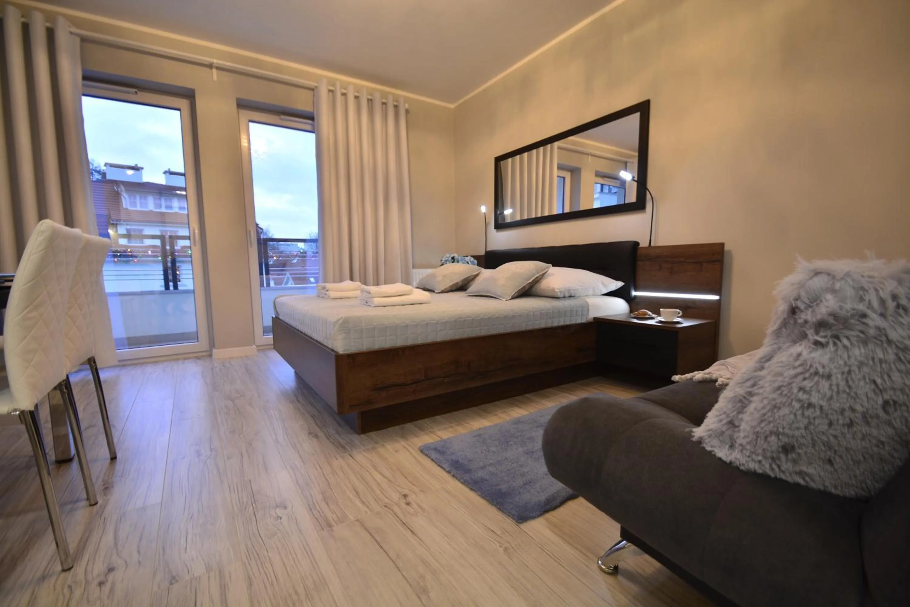 Bed in Osiedle Cesarskie Apartamenty - Parking - Apartamenty Bryza