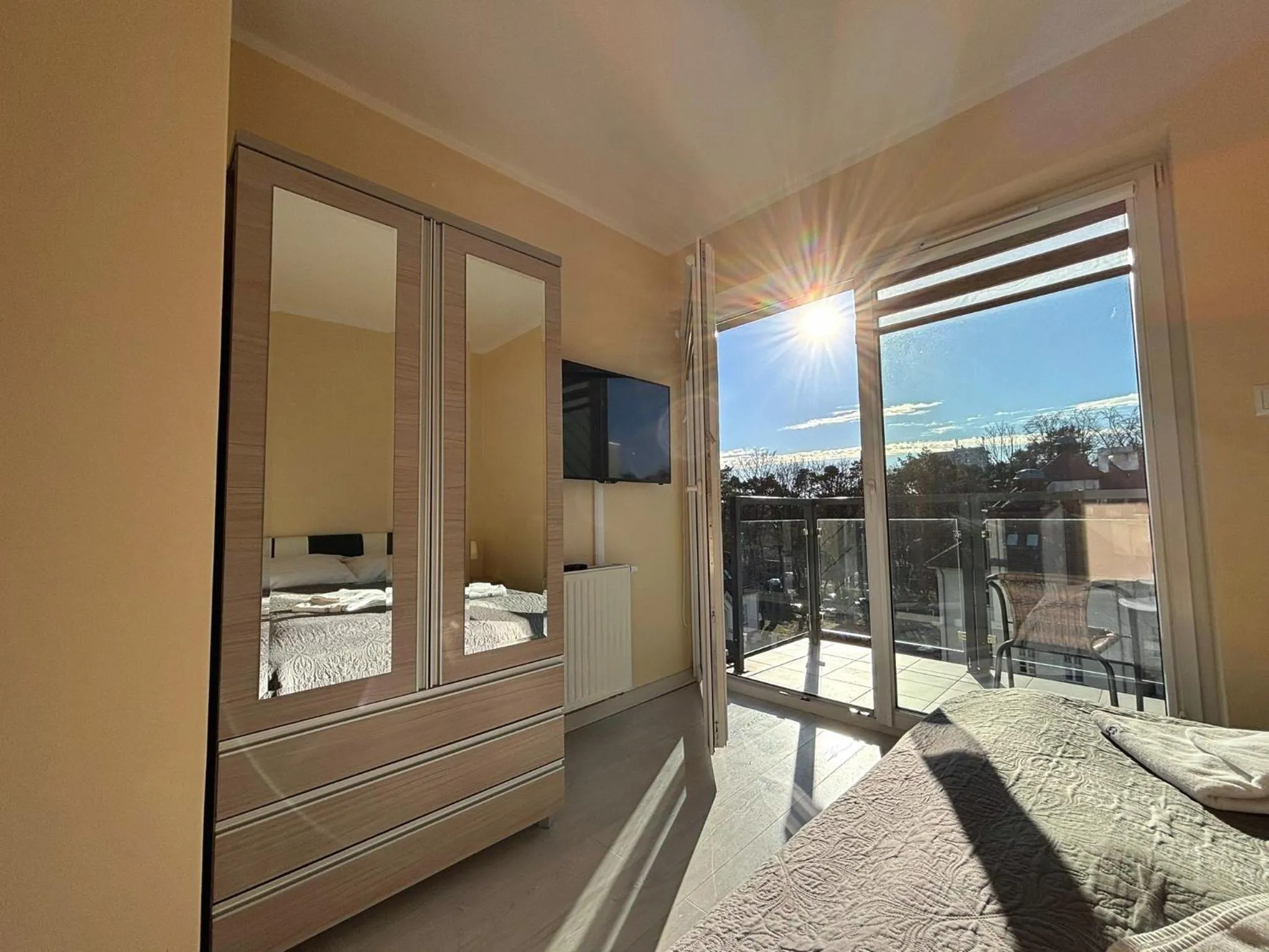 Bed in Osiedle Cesarskie Apartamenty - Parking - Apartamenty Bryza