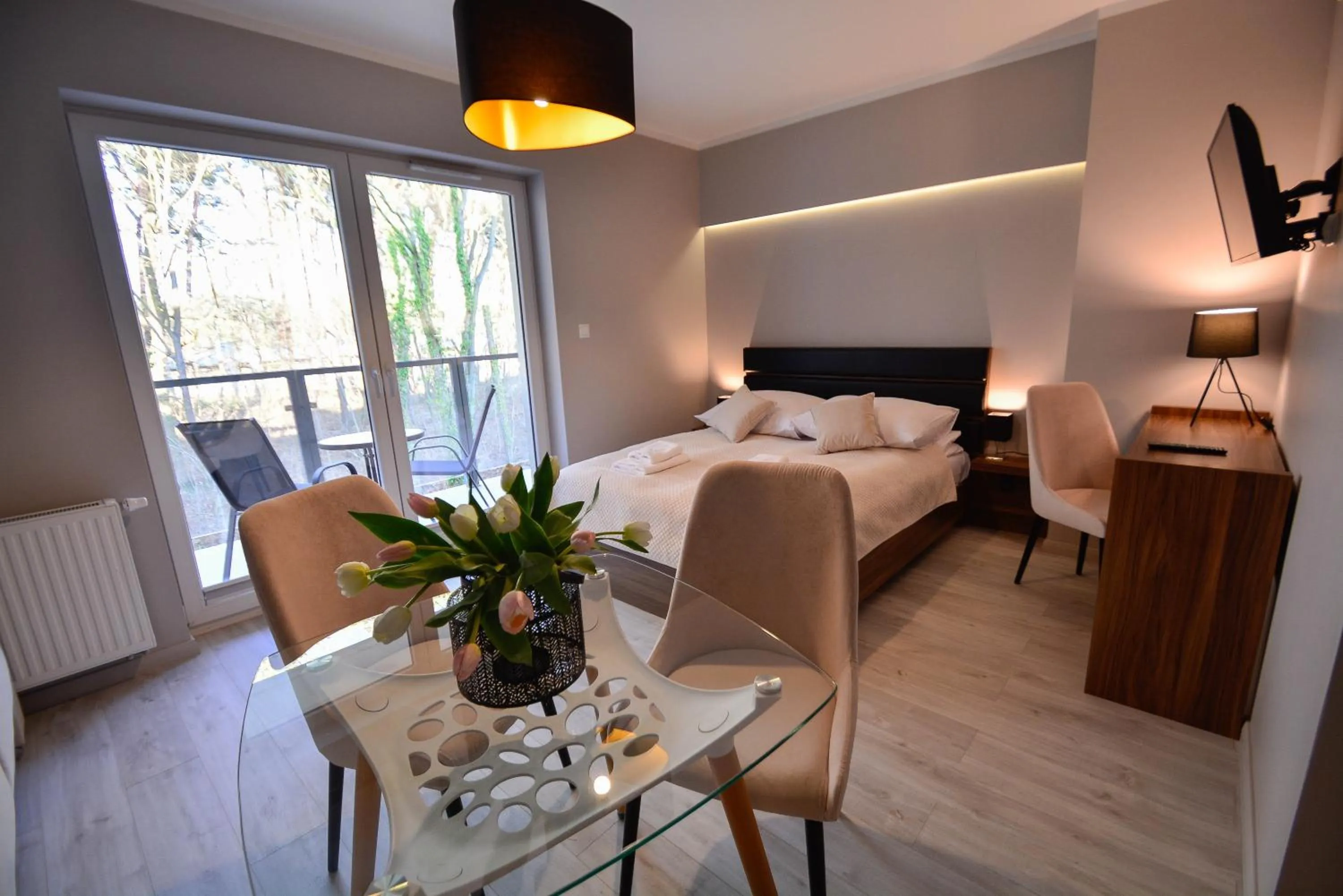 Bed in Osiedle Cesarskie Apartamenty - Parking - Apartamenty Bryza