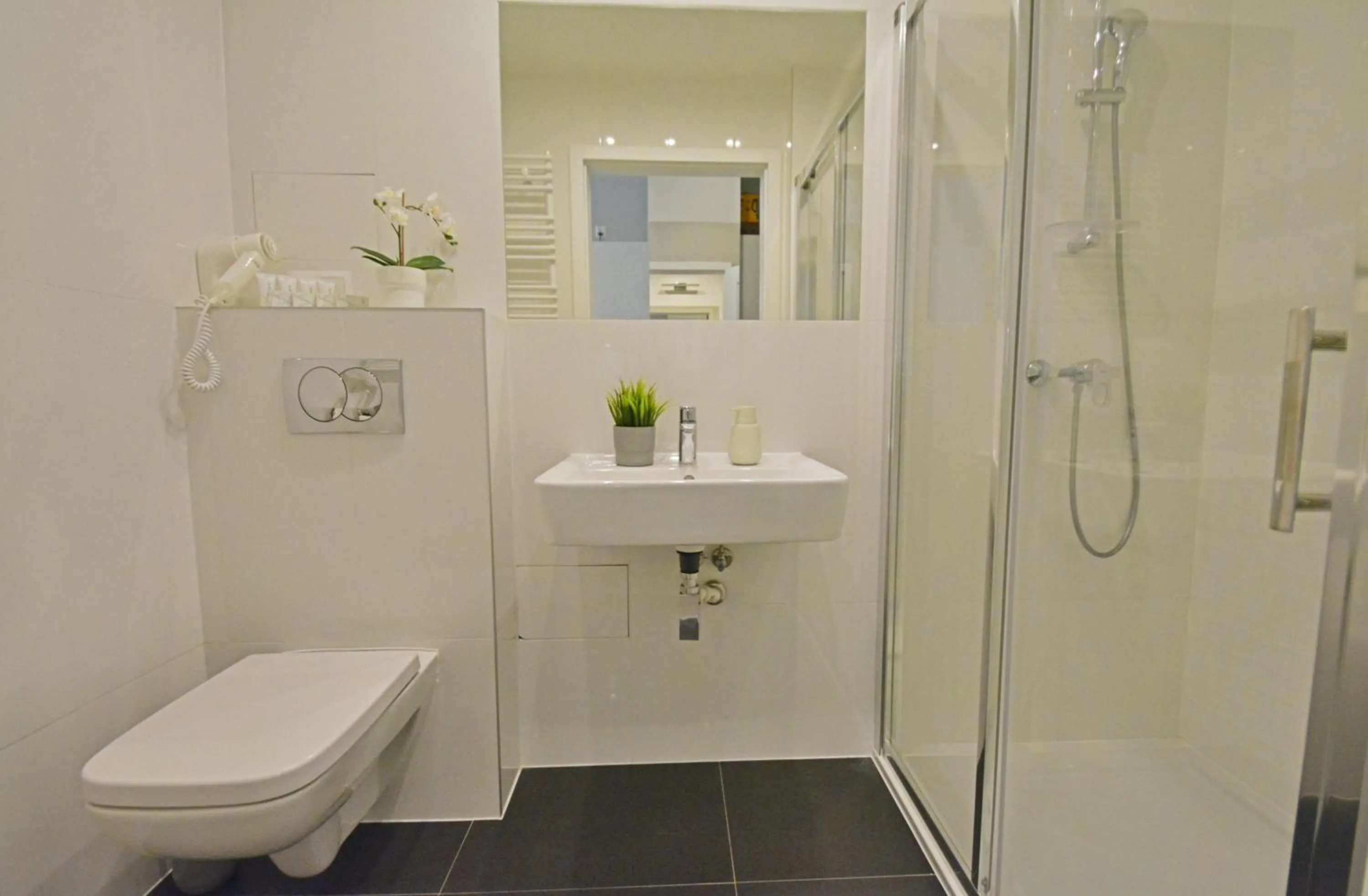 Shower in Osiedle Cesarskie Apartamenty - Parking - Apartamenty Bryza