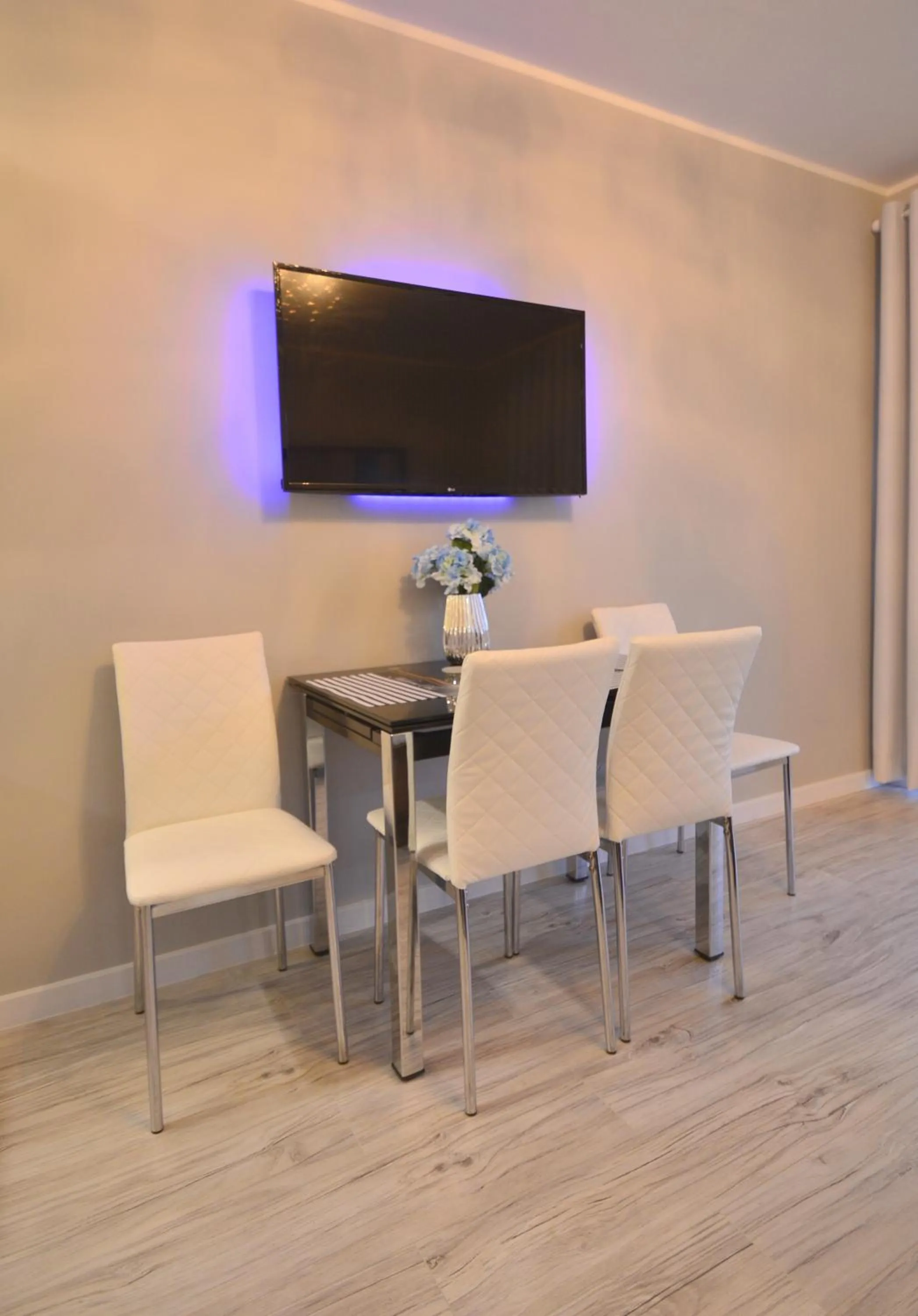 Photo of the whole room in Osiedle Cesarskie Apartamenty - Parking - Apartamenty Bryza