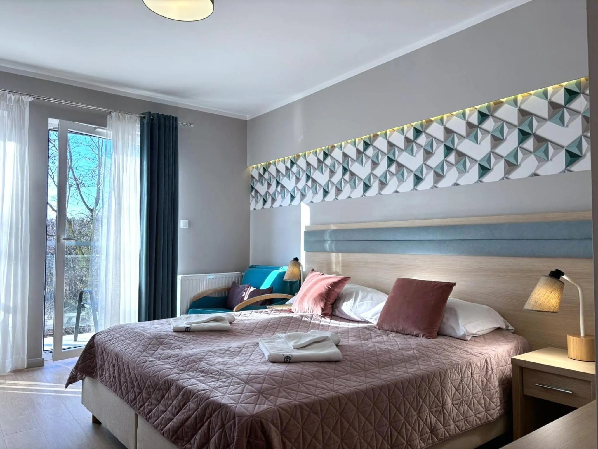 Bed in Osiedle Cesarskie Apartamenty - Parking - Apartamenty Bryza