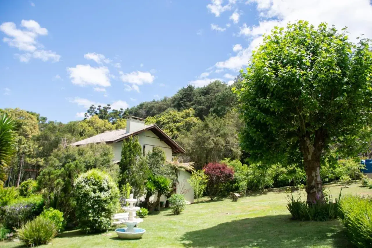 Two-Bedroom Family Chalet without Hot Tub in Pousada Medeiros Two-Bedroom Family Chalet without Hot Tub in Pousada Medeiros