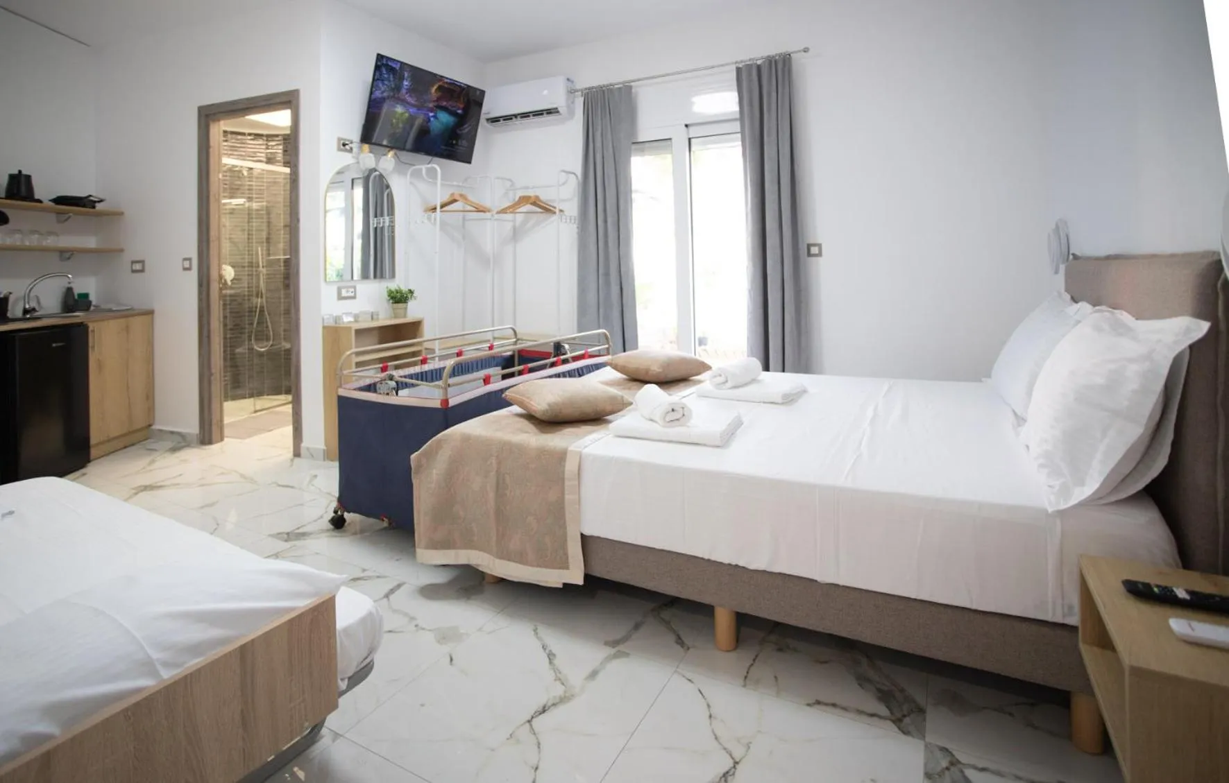 Photo of the whole room, Bed in Star Hotel