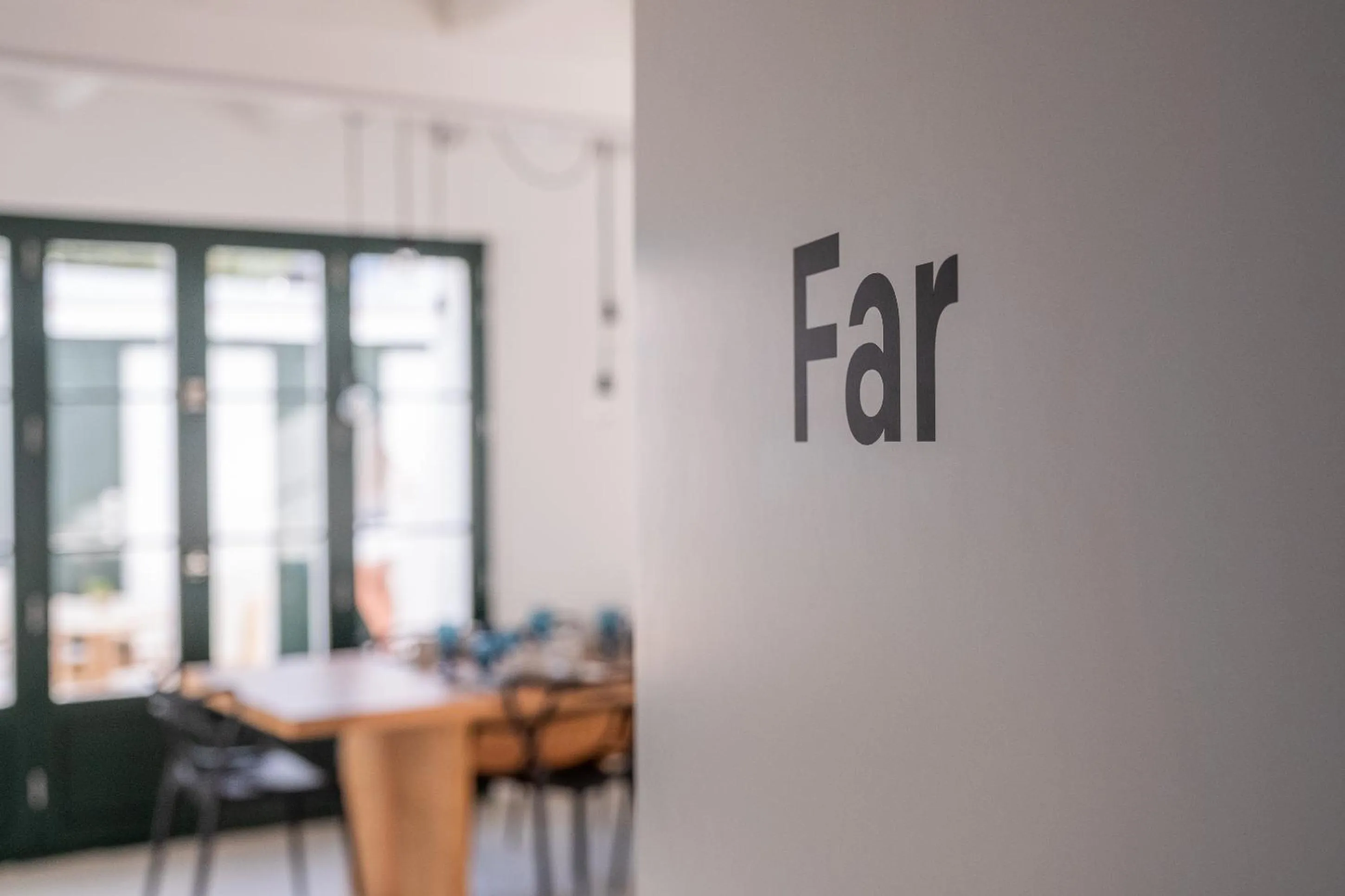 Logo/Certificate/Sign in Hotel m - 27