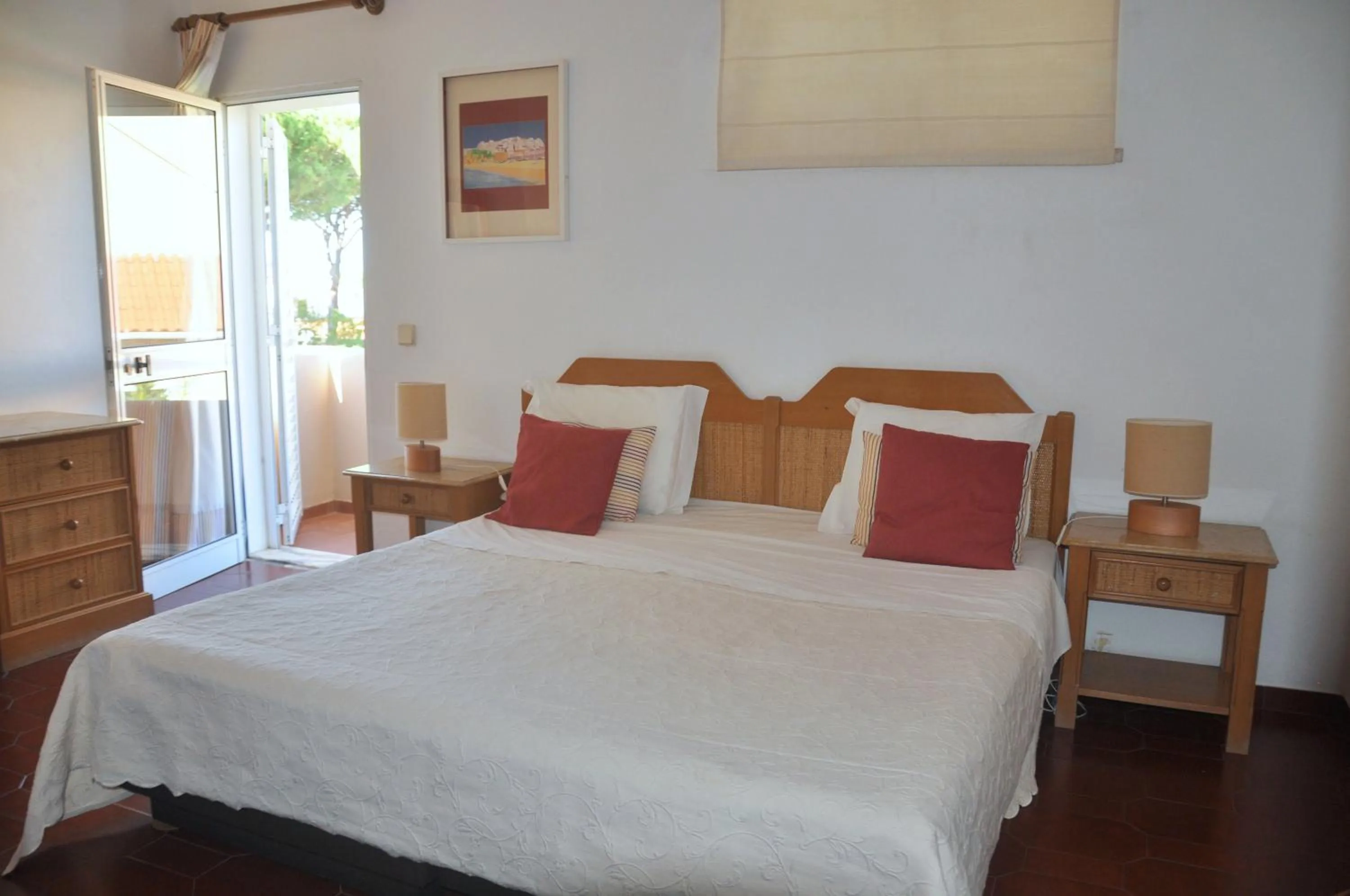 Bedroom, Bed in Stylish well-equipped, private pool, close to amenities, free AC Wifi