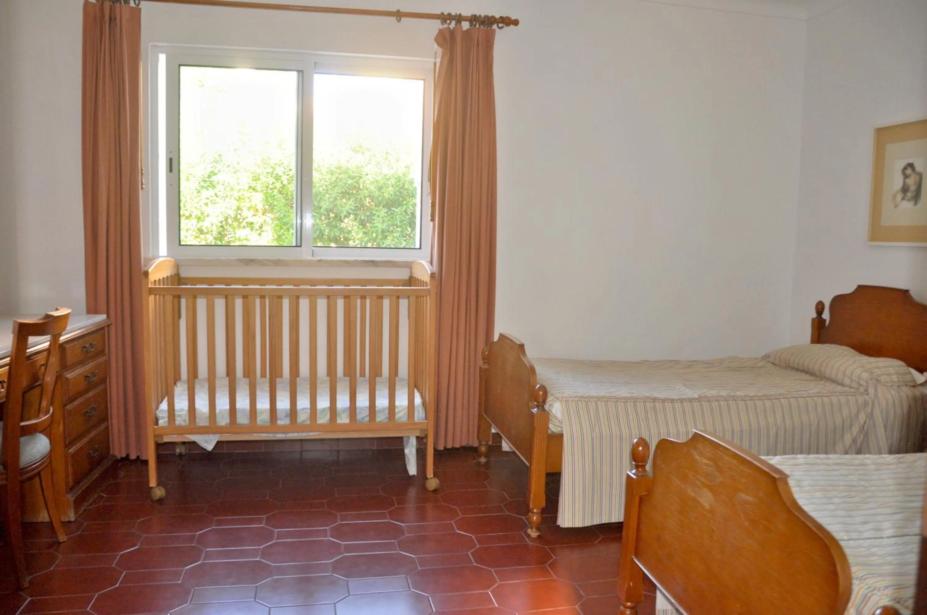 Bedroom, Bed in Stylish well-equipped, private pool, close to amenities, free AC Wifi