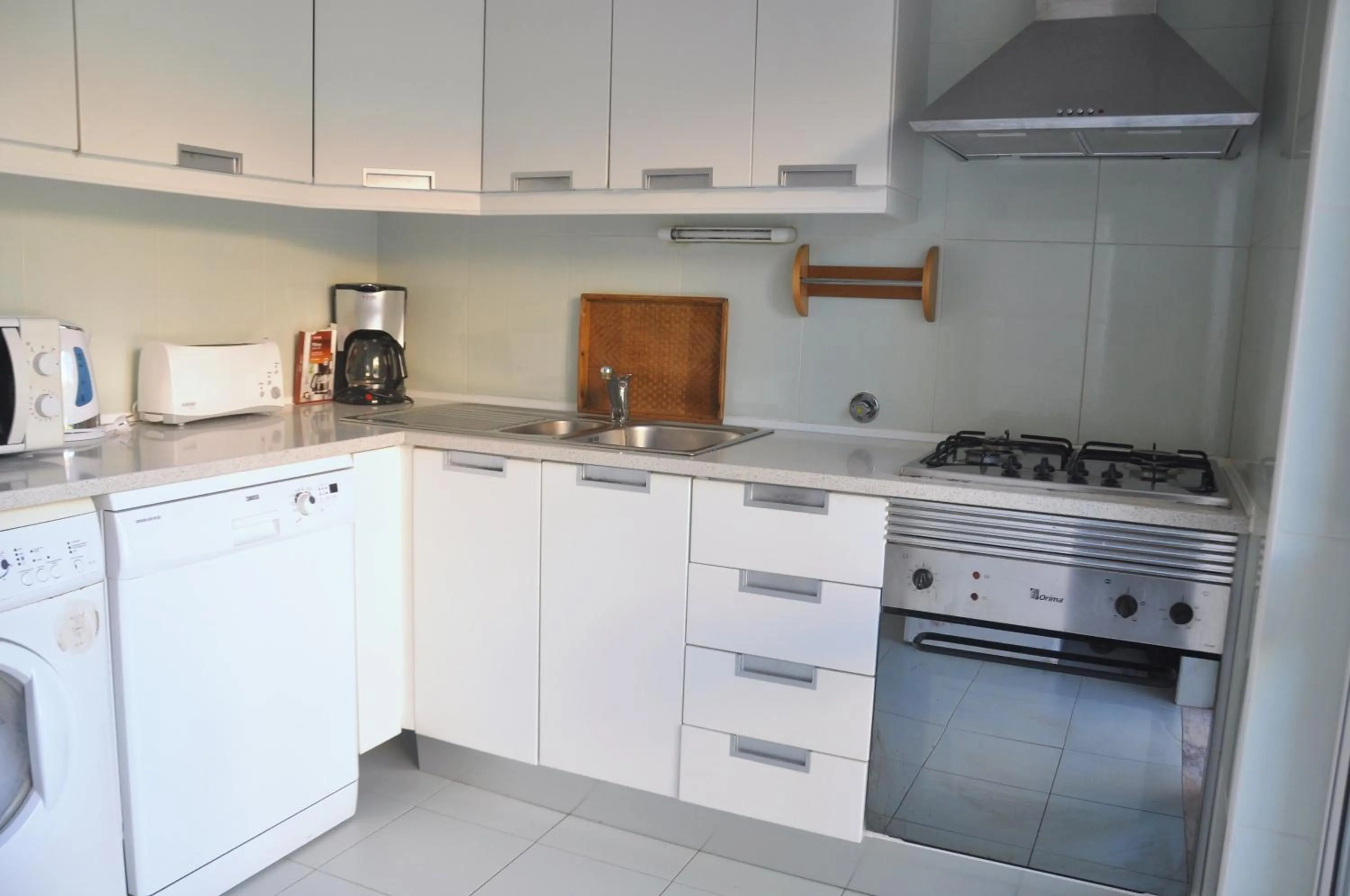 kitchen in Stylish well-equipped, private pool, close to amenities, free AC Wifi