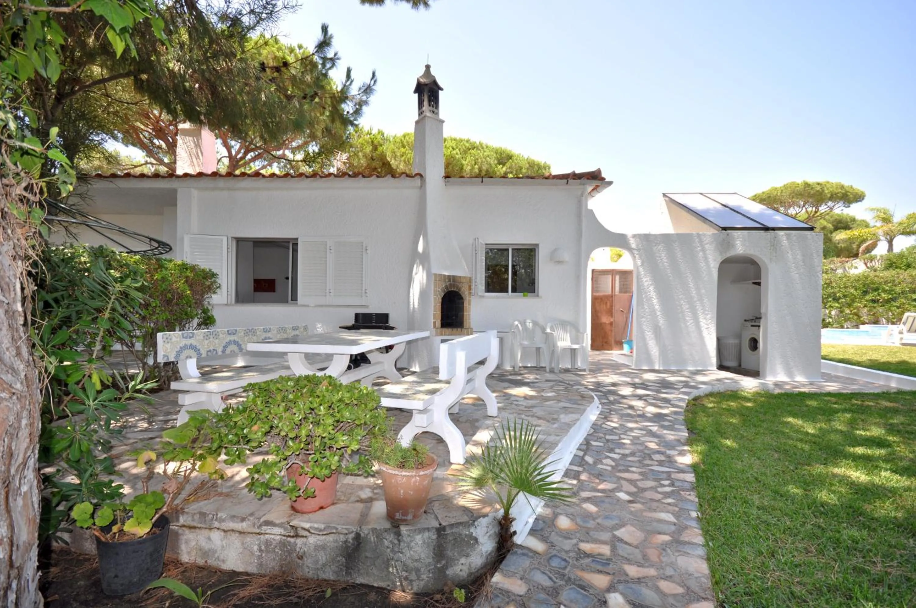 Delightful single-storey villa, private pool, free air conditioning and wifi