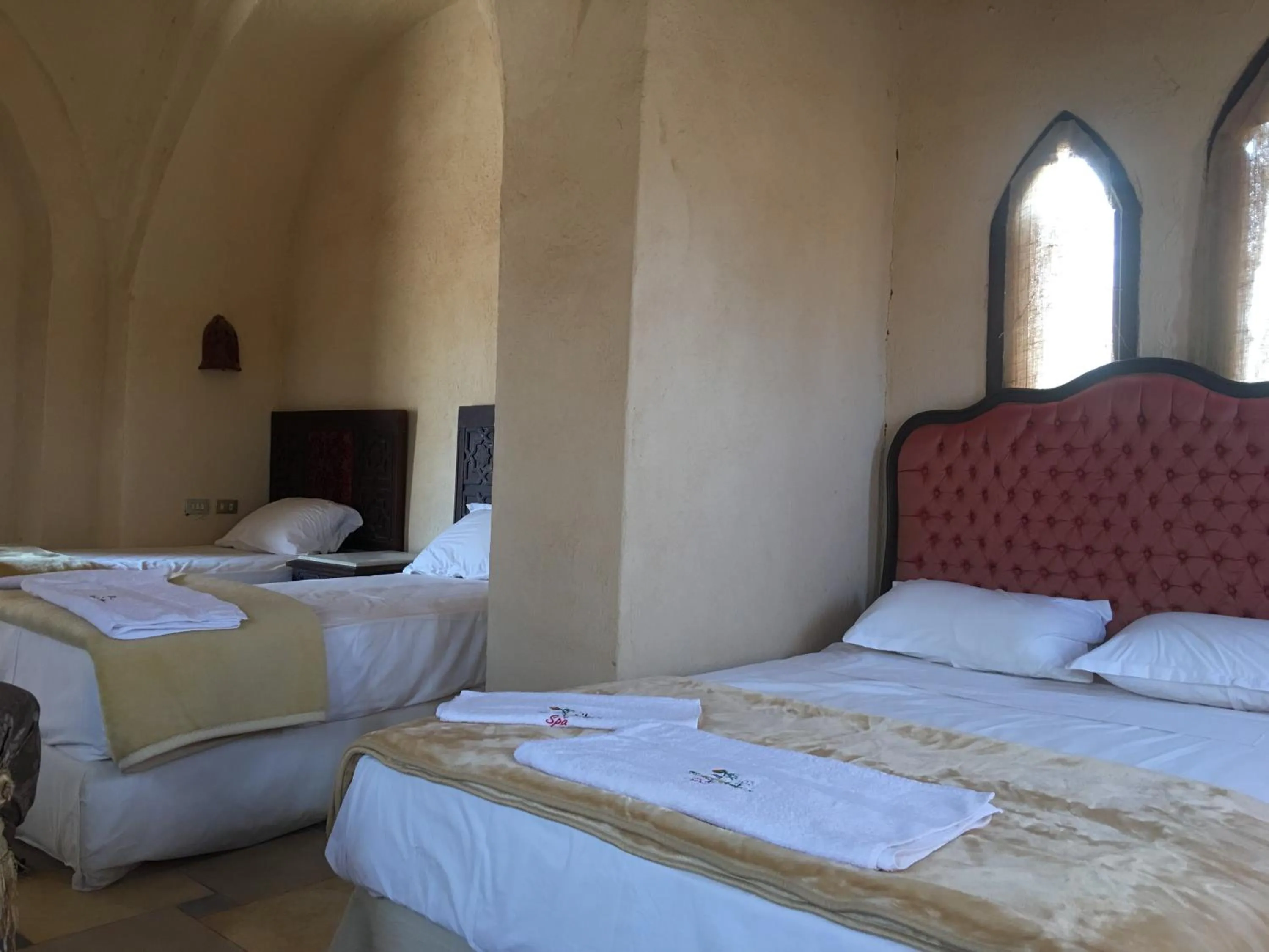 Bedroom, Bed in Shanda Lodge Desert Resort